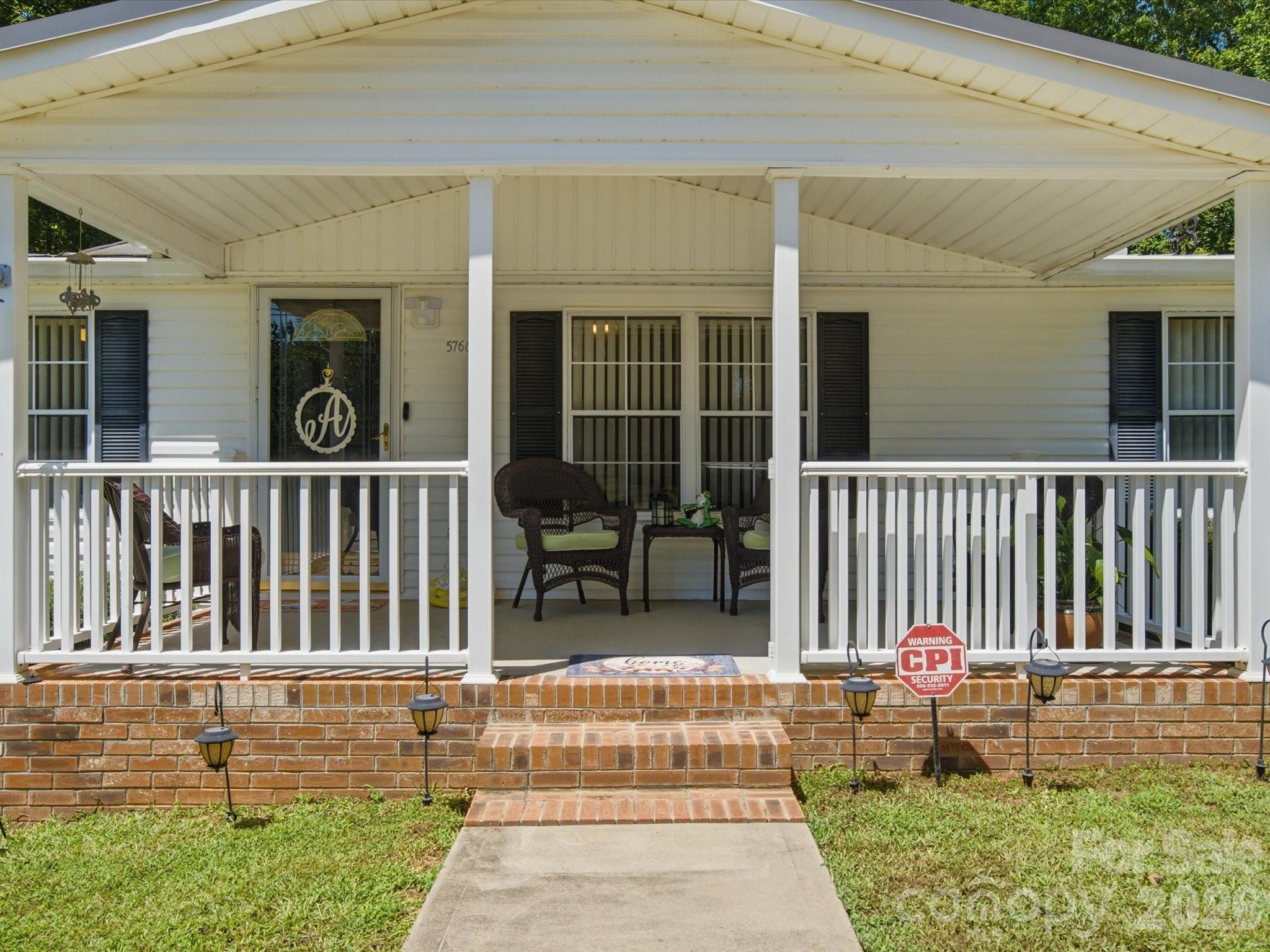 5766 Adicks Court — York
