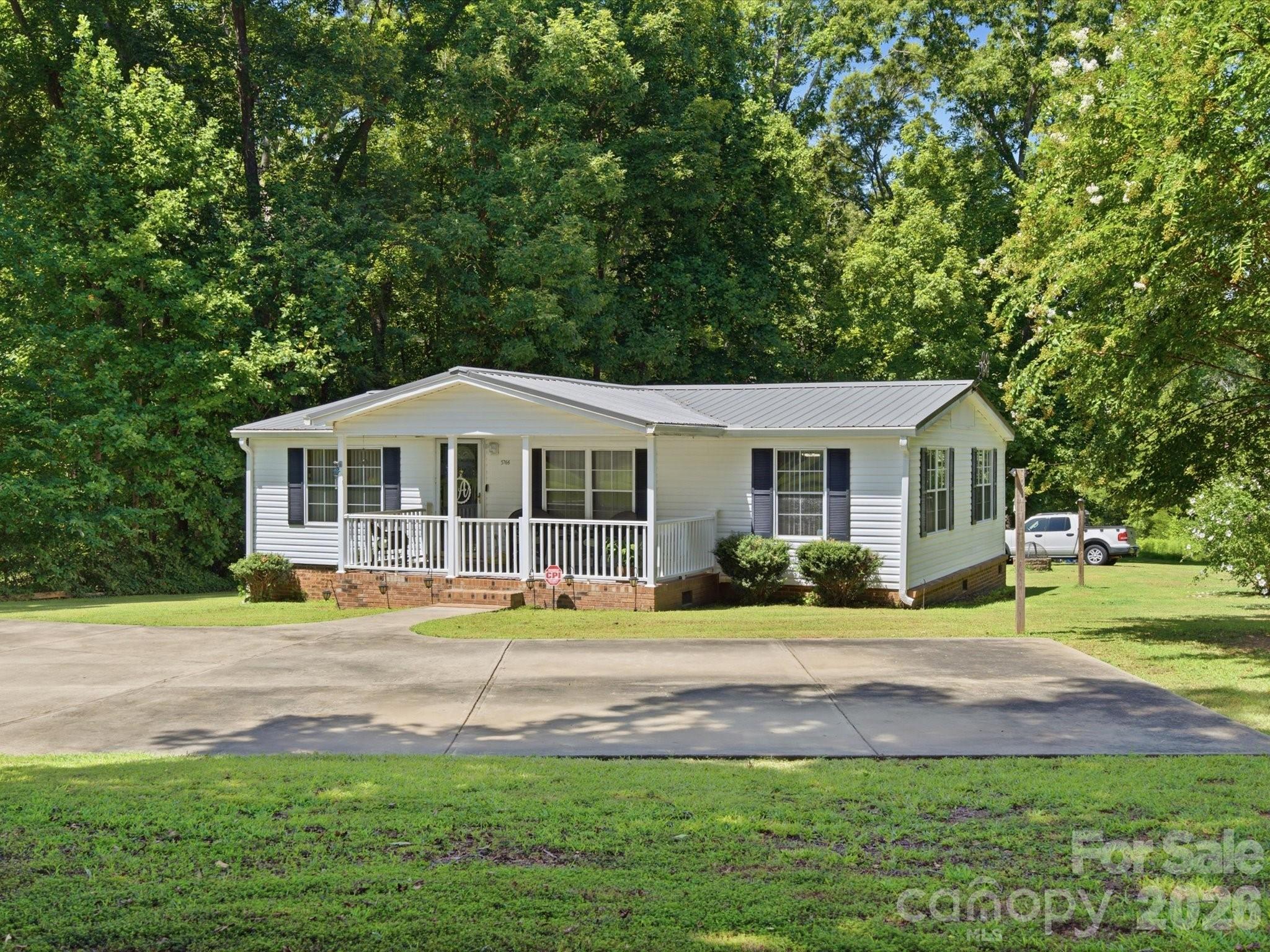5766 Adicks Court — York