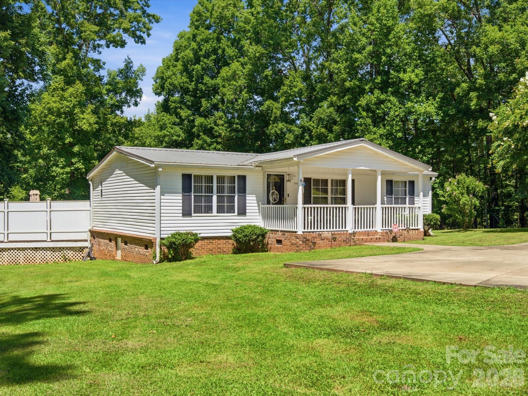 5766 Adicks Court — York