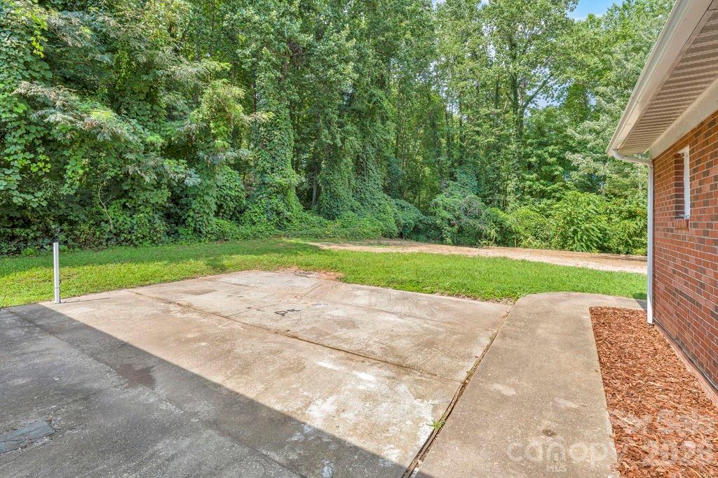 490 Morehead Road — Marion