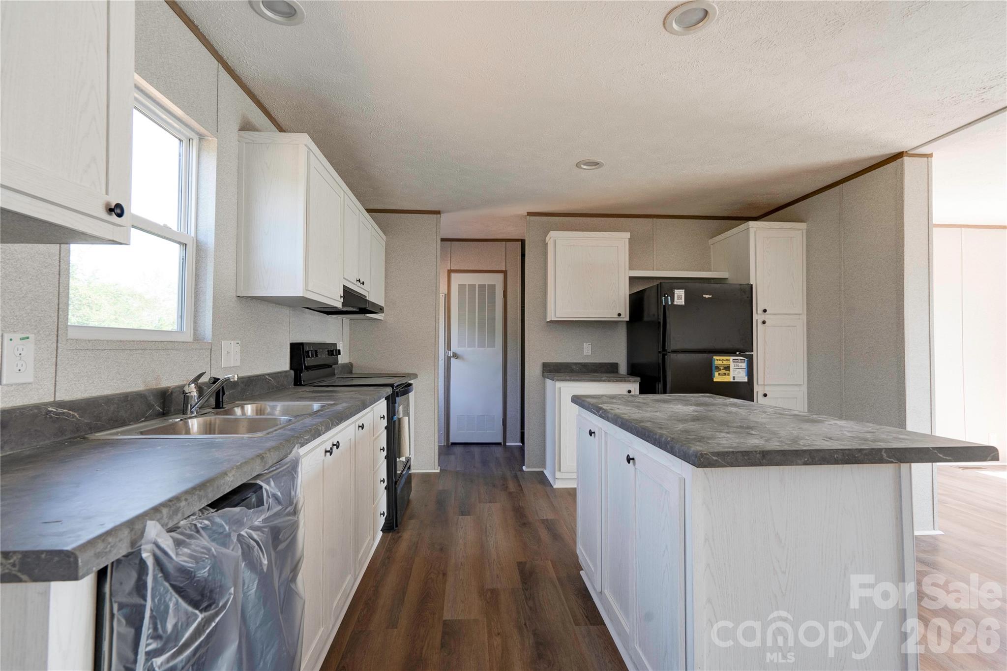 804 Eagleview Lane — Lawndale