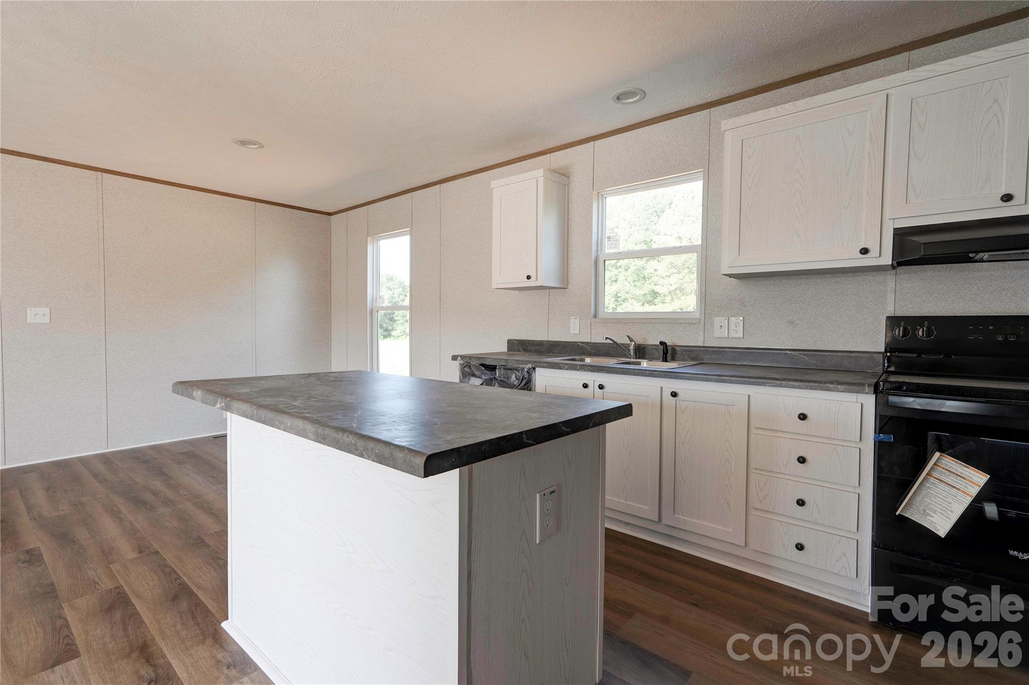804 Eagleview Lane — Lawndale