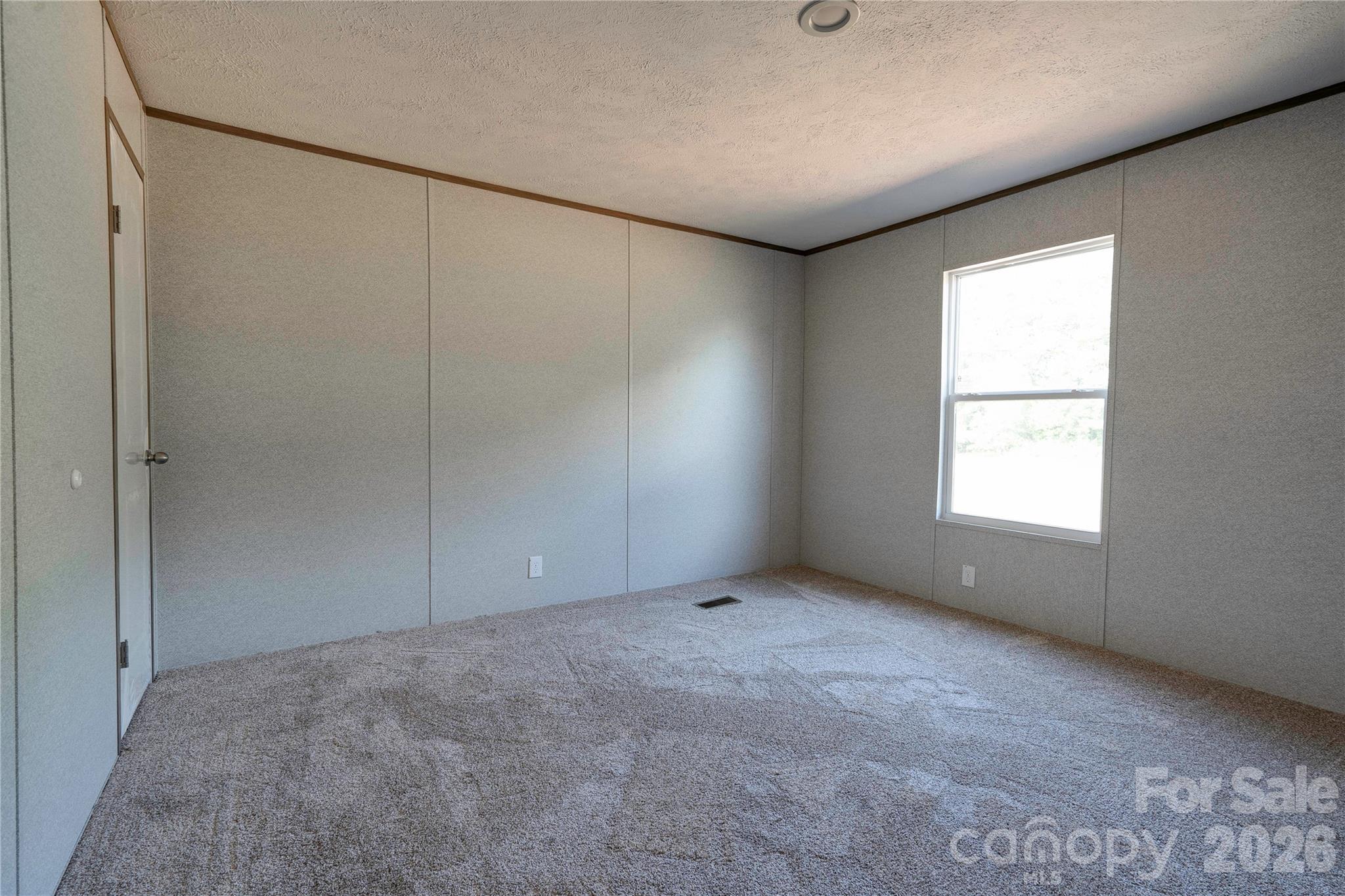 804 Eagleview Lane — Lawndale