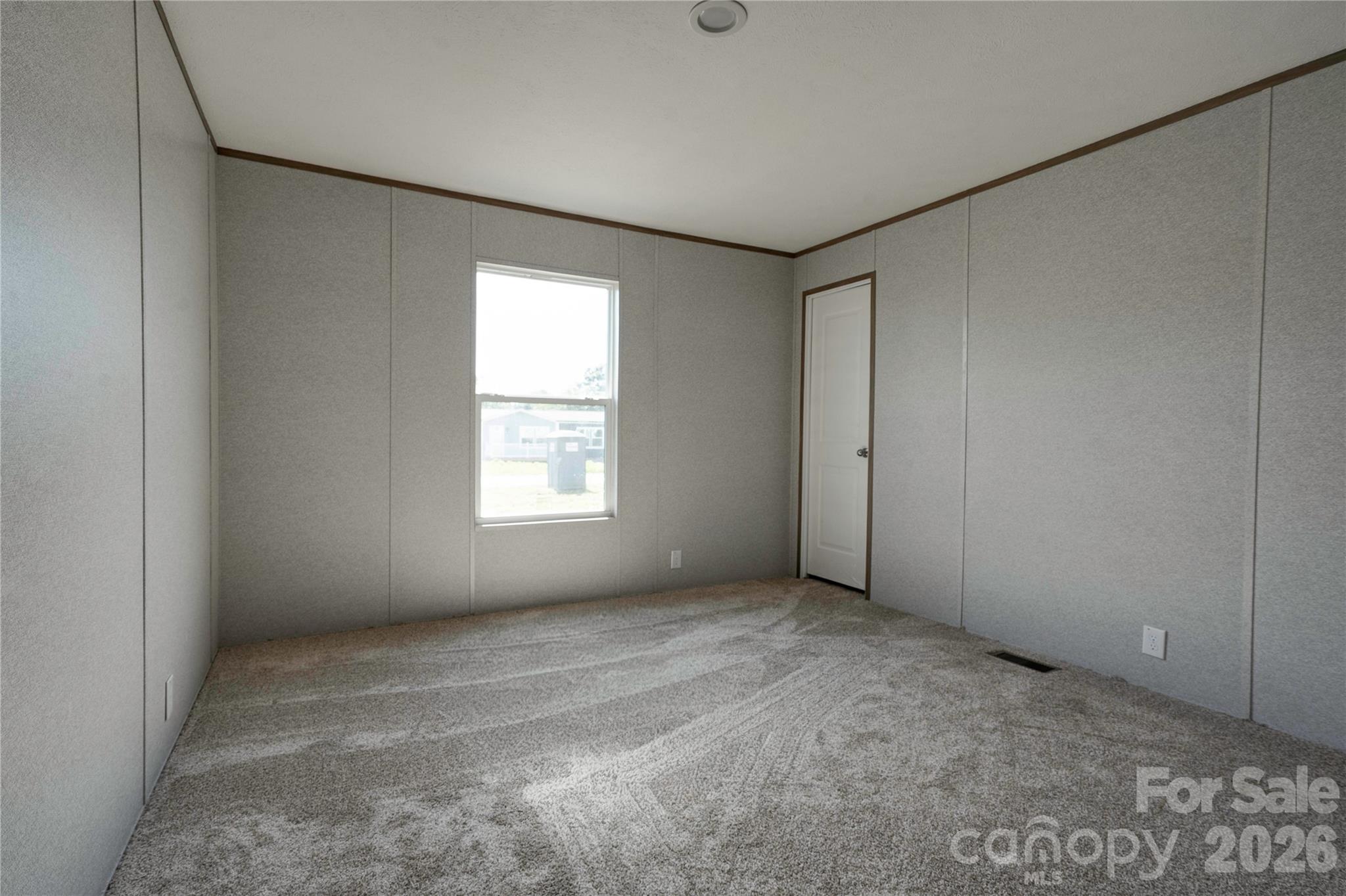 804 Eagleview Lane — Lawndale