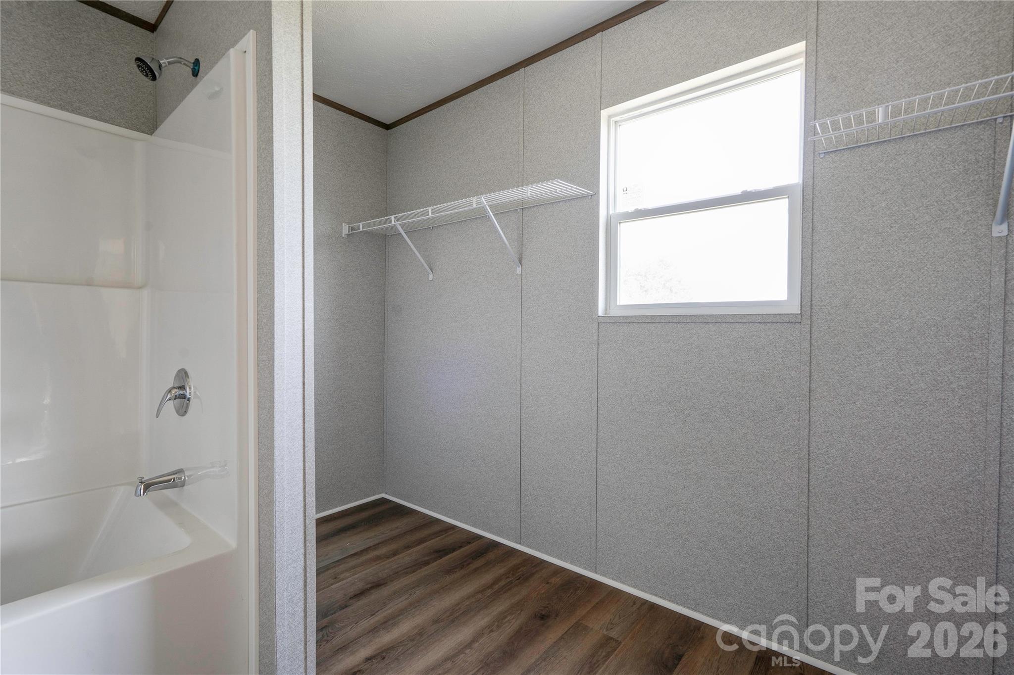 804 Eagleview Lane — Lawndale
