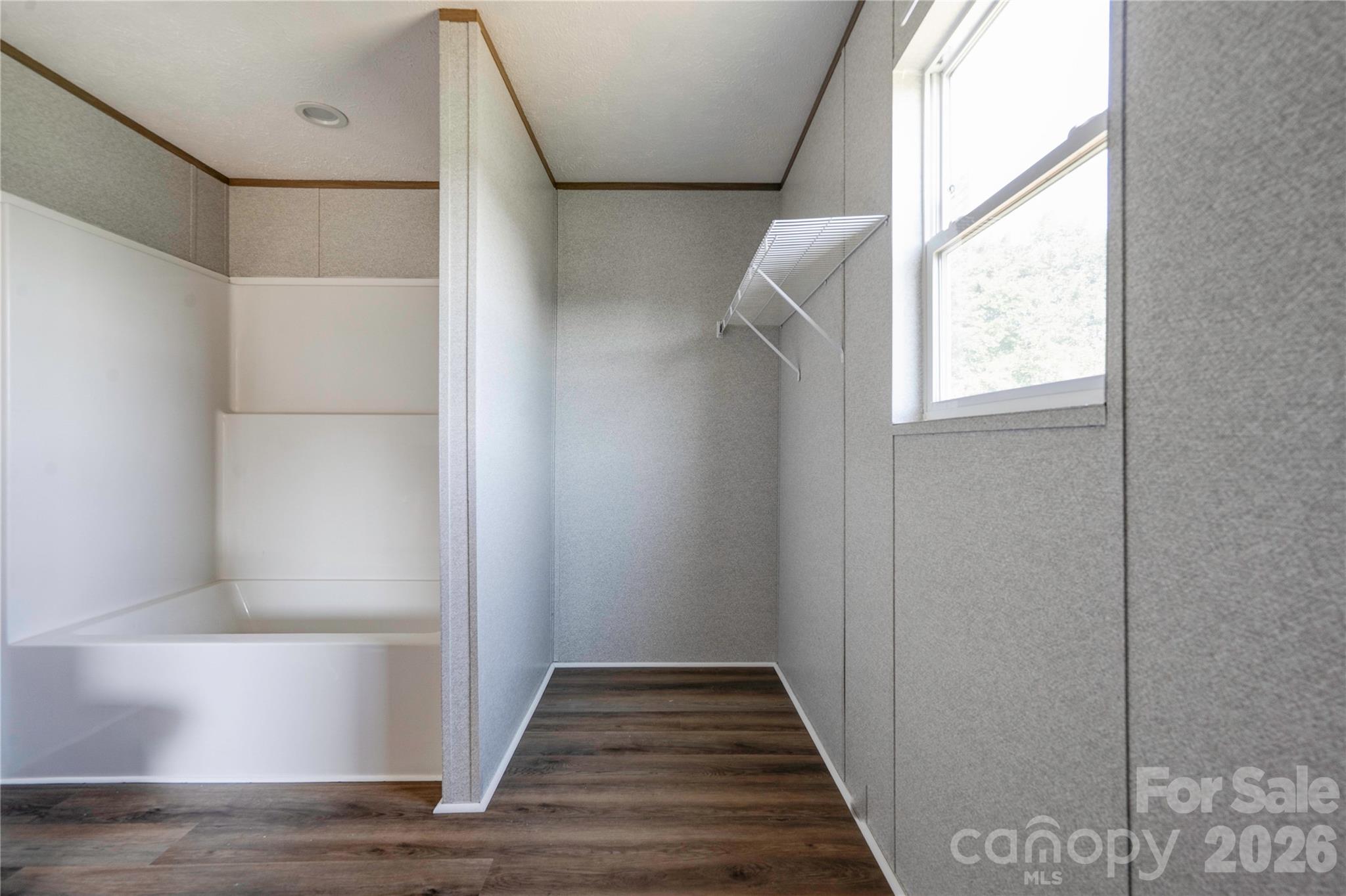804 Eagleview Lane — Lawndale