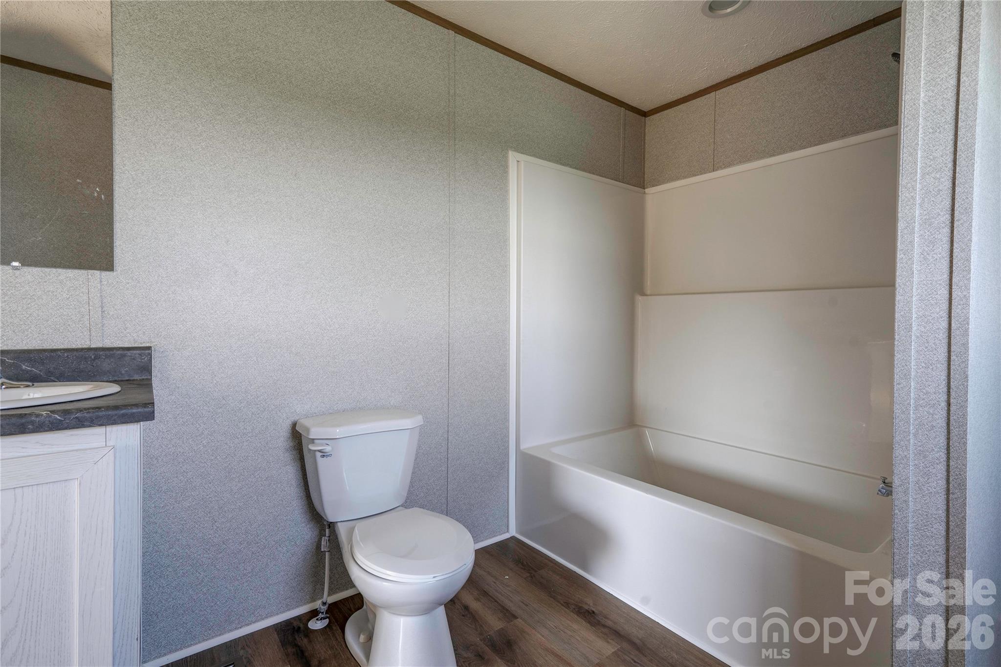 804 Eagleview Lane — Lawndale