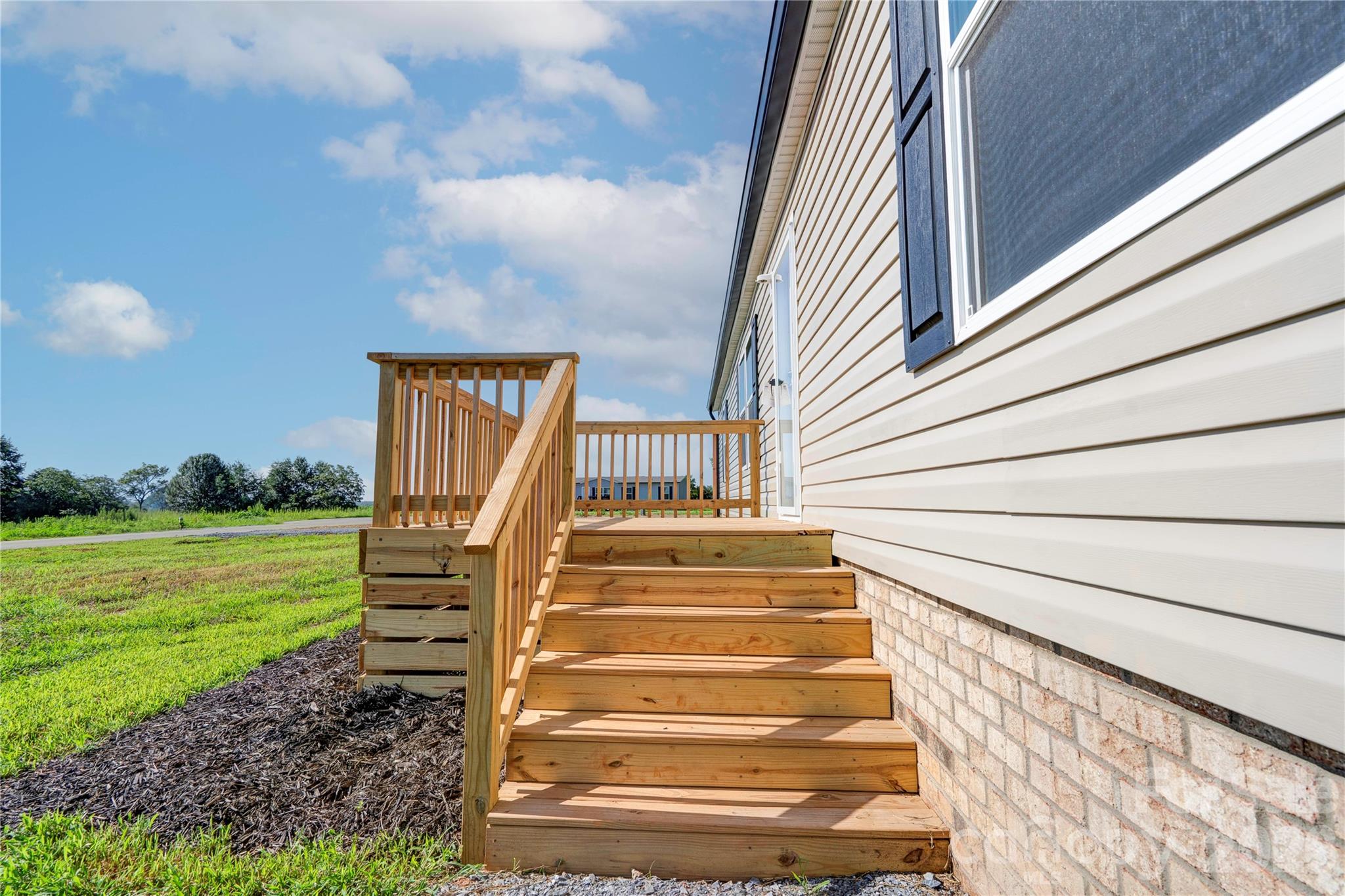 804 Eagleview Lane — Lawndale