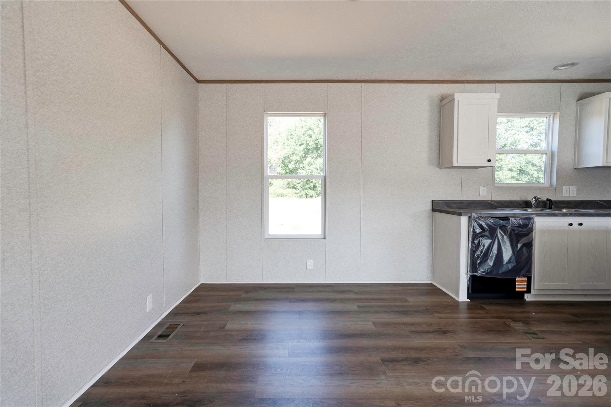 804 Eagleview Lane — Lawndale