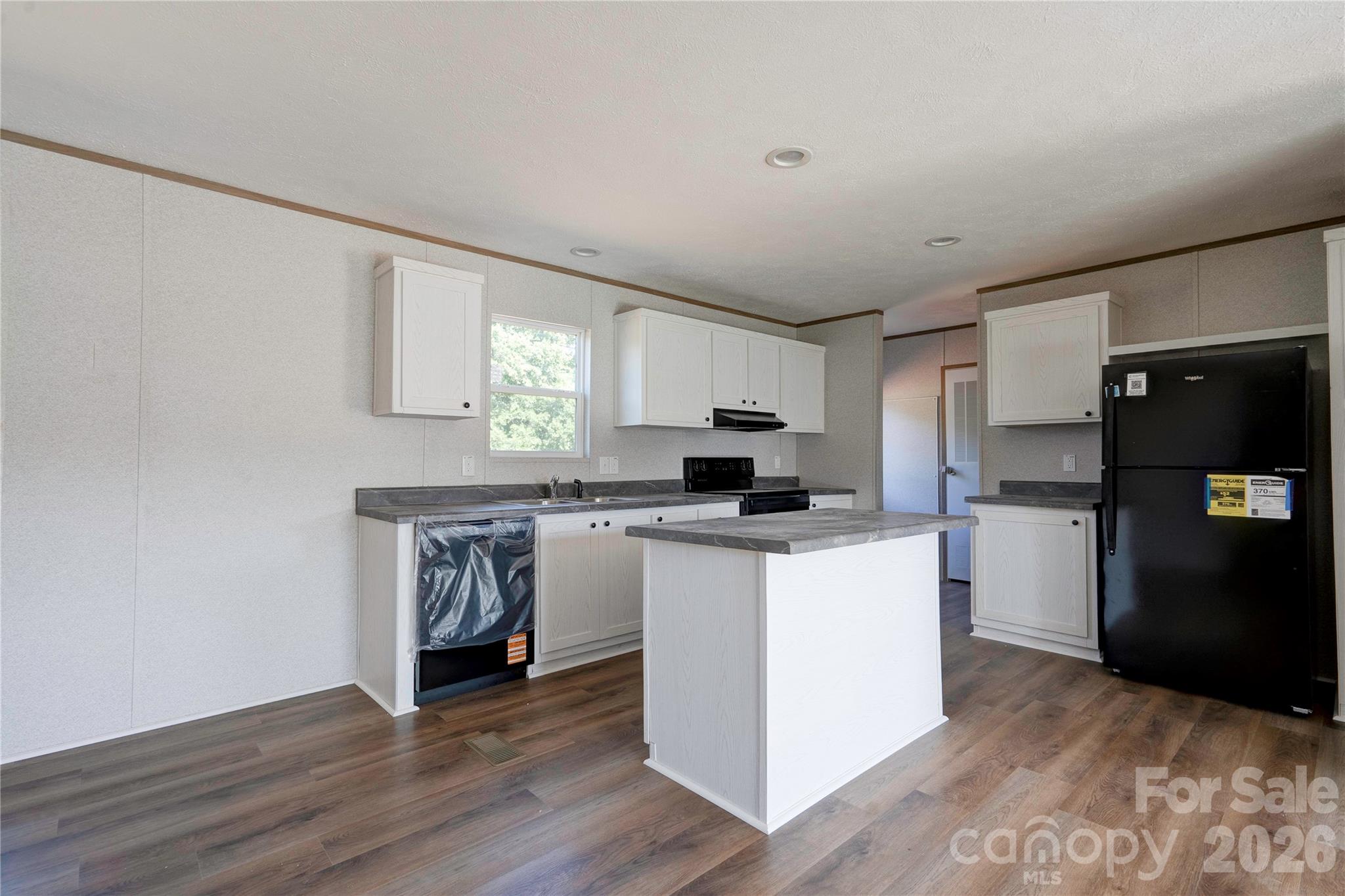 804 Eagleview Lane — Lawndale