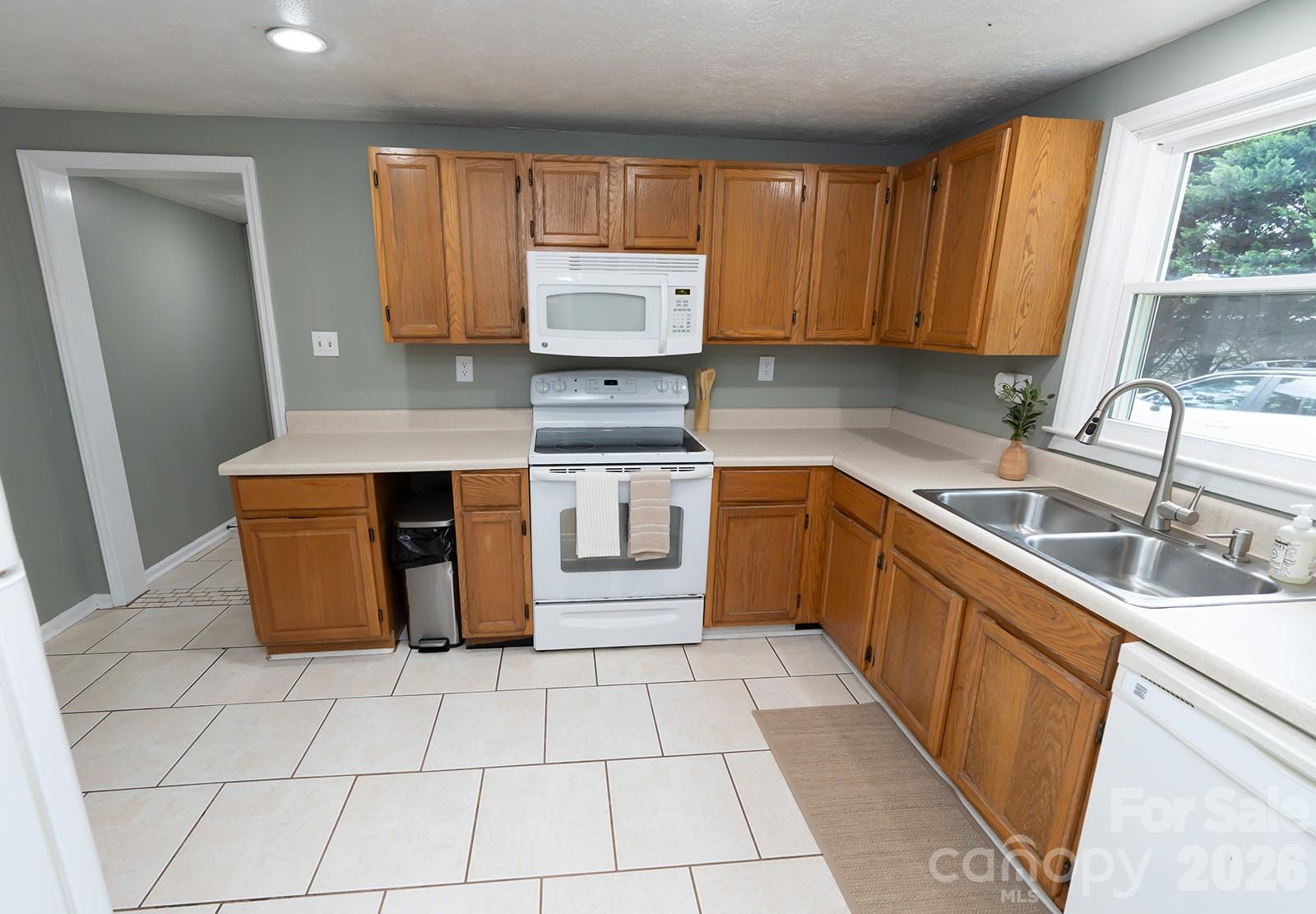 4170 Duff Drive — Hudson