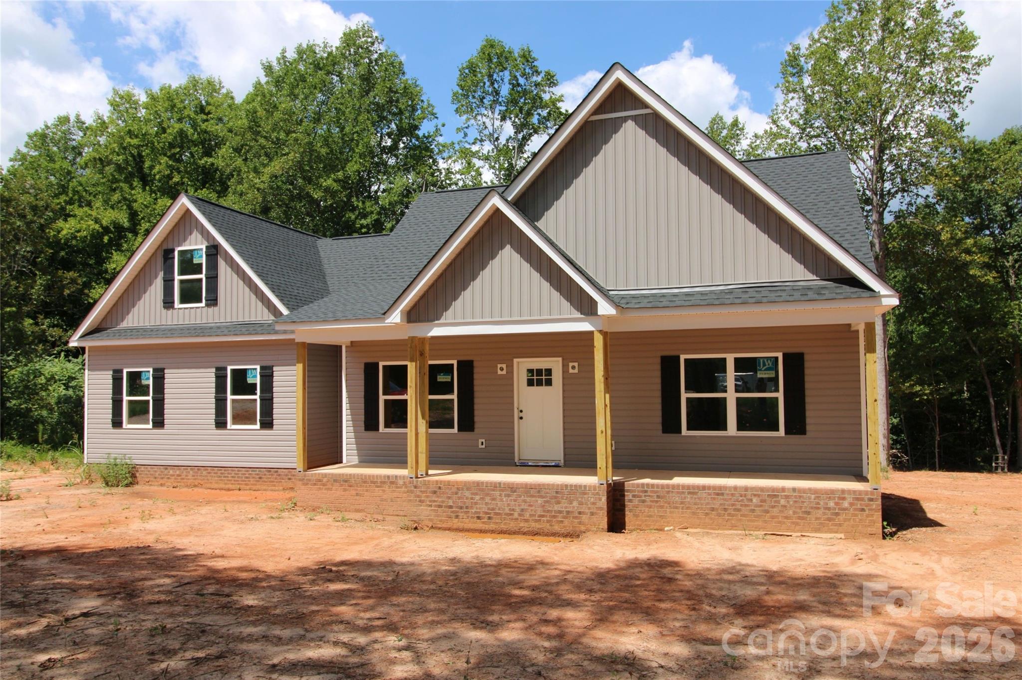 989 Rhyne Road — Clover