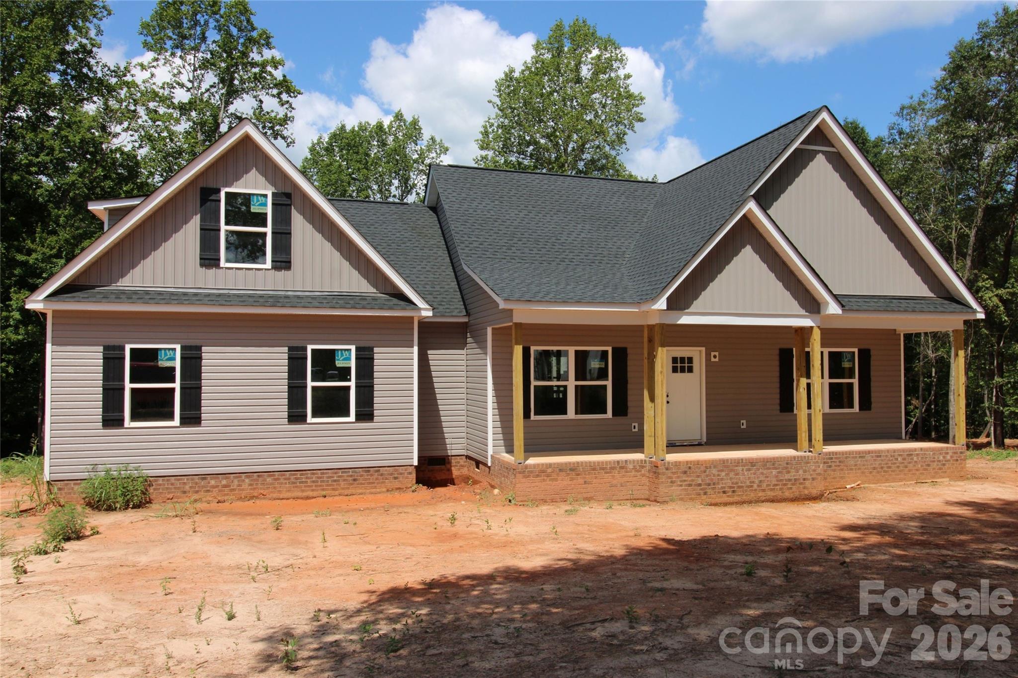 989 Rhyne Road — Clover