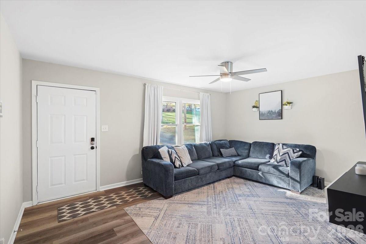 624 Dundeen Drive — Gastonia