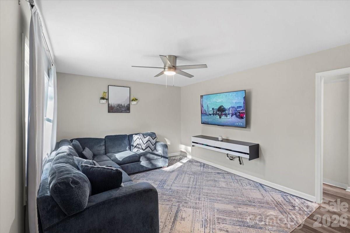 624 Dundeen Drive — Gastonia