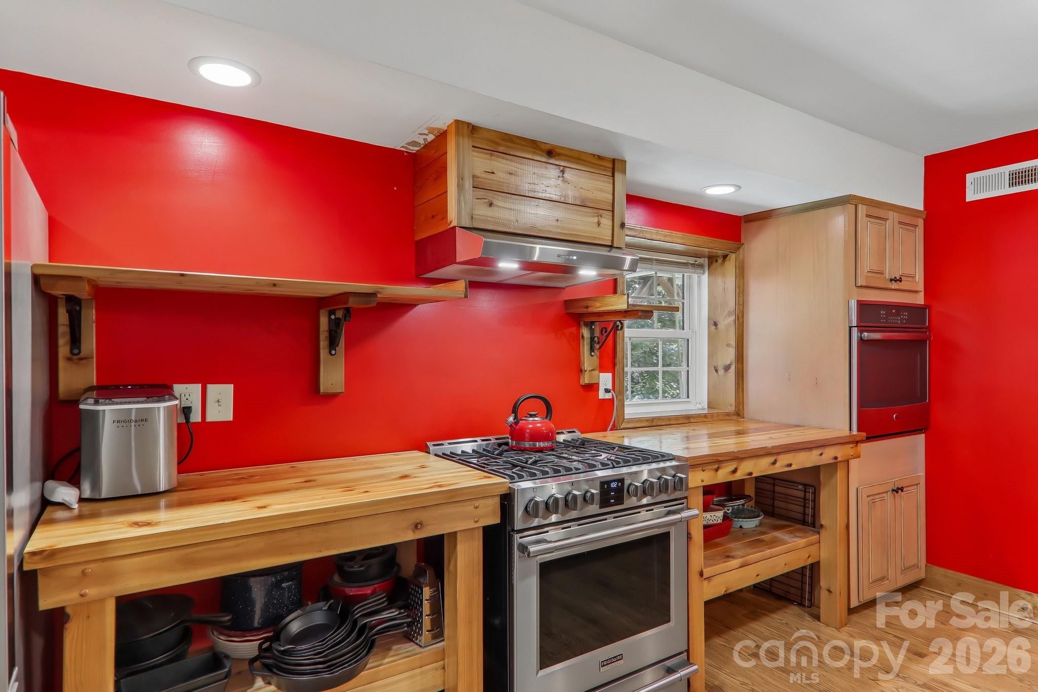 1414 Kanuga Road — Hendersonville