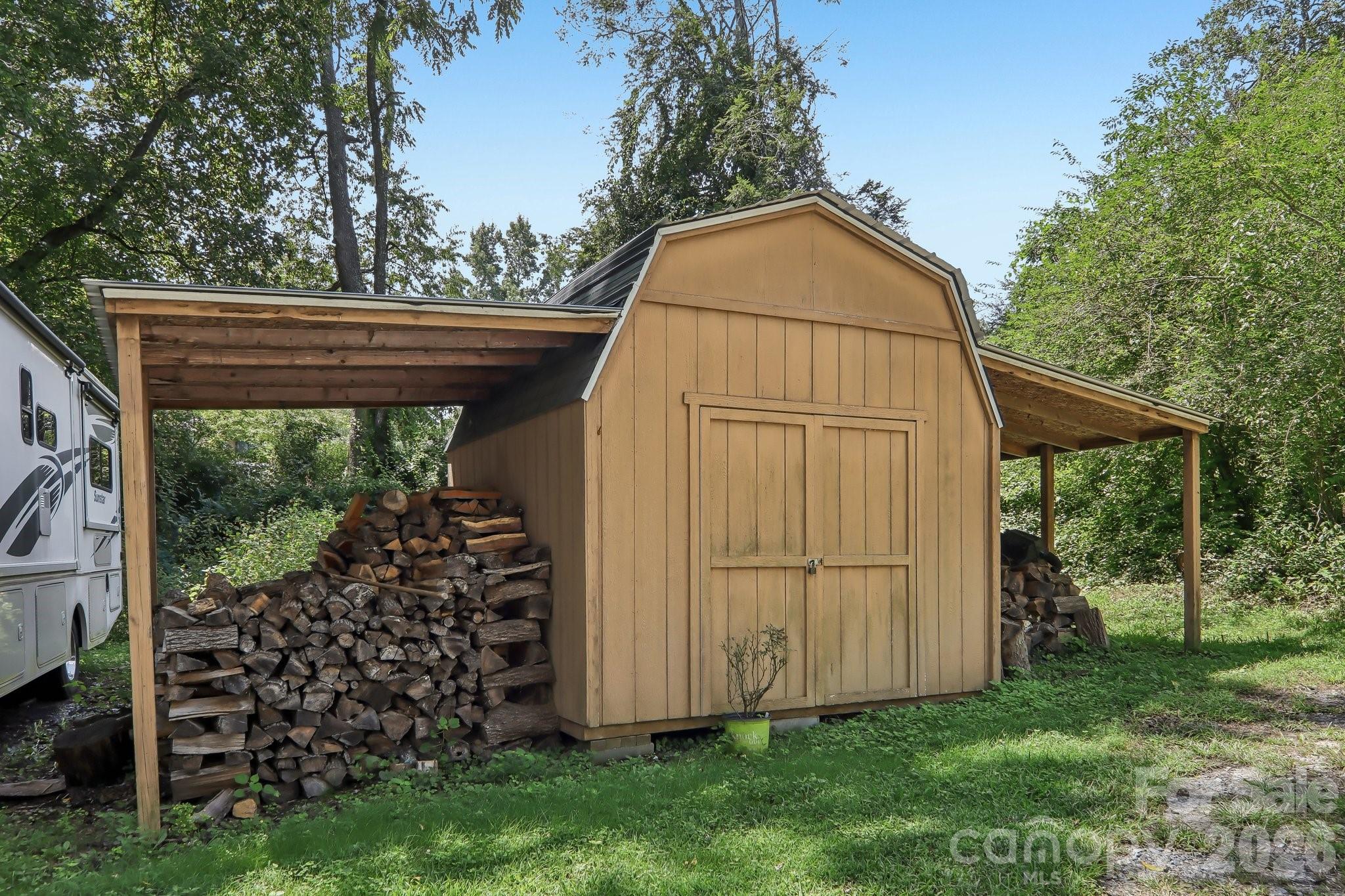 1414 Kanuga Road — Hendersonville