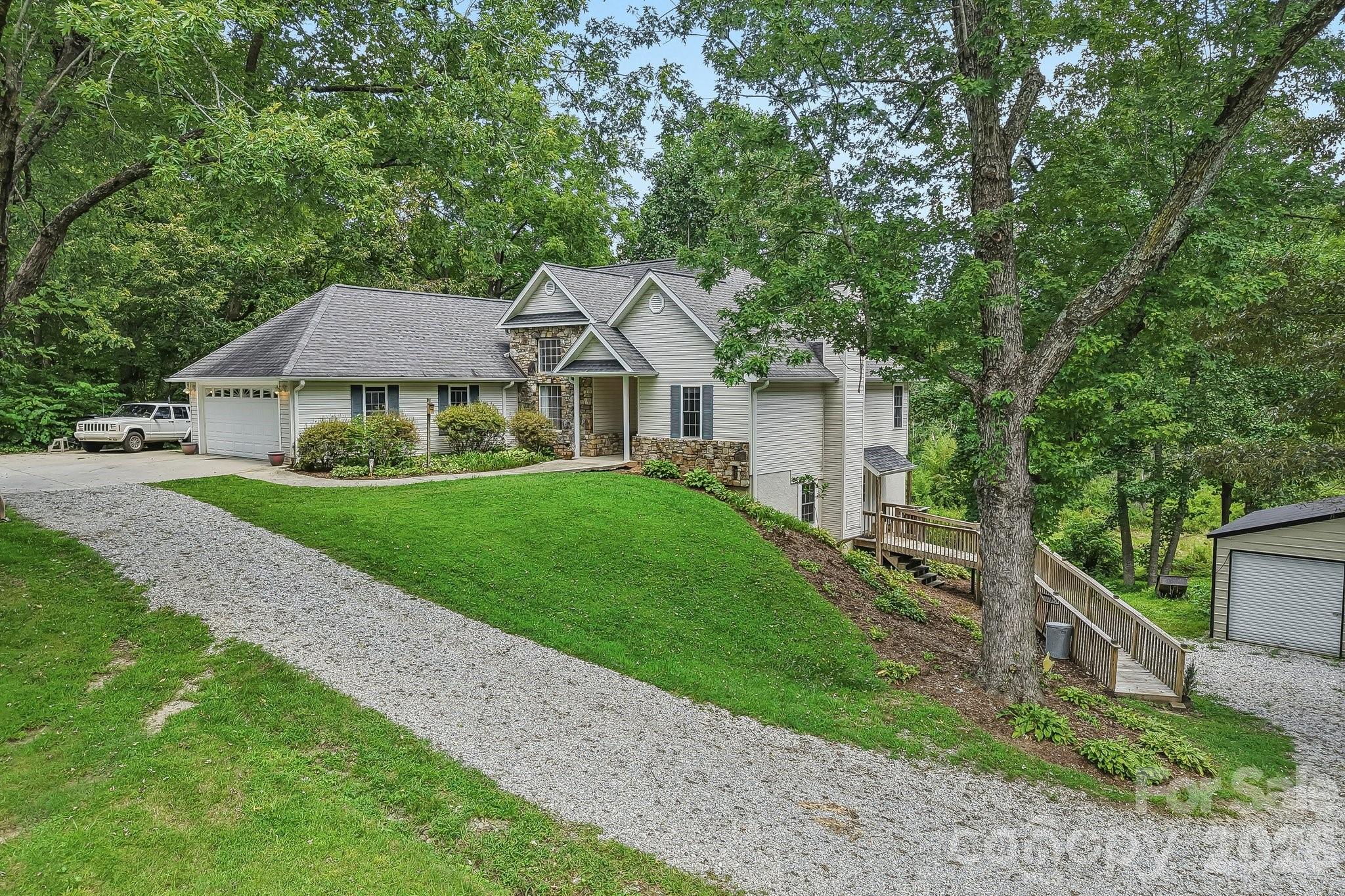 1414 Kanuga Road — Hendersonville