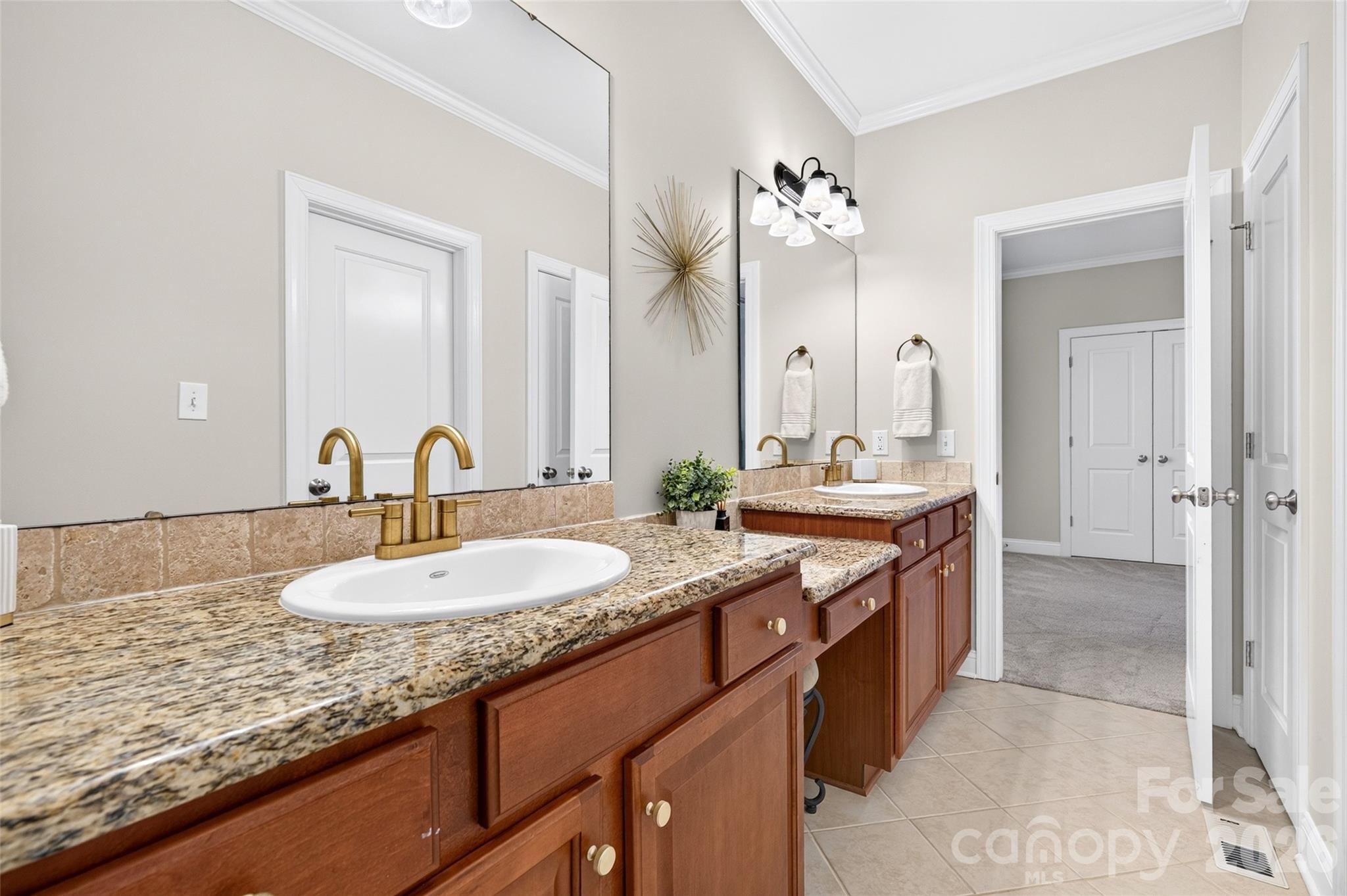 4565 River Hills Drive — Denver
