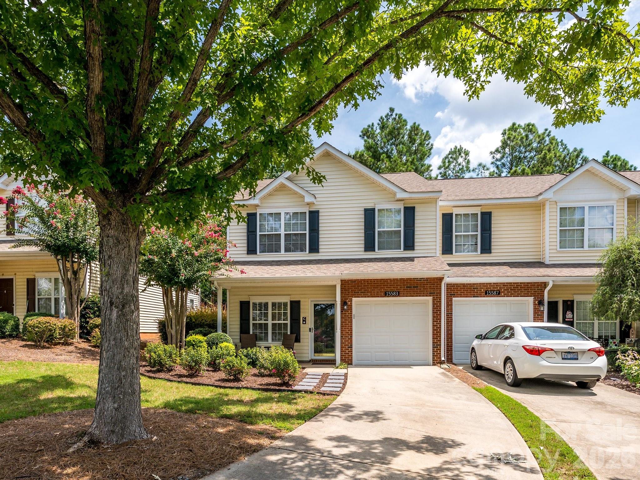 15583 Stronvar House Lane — Charlotte