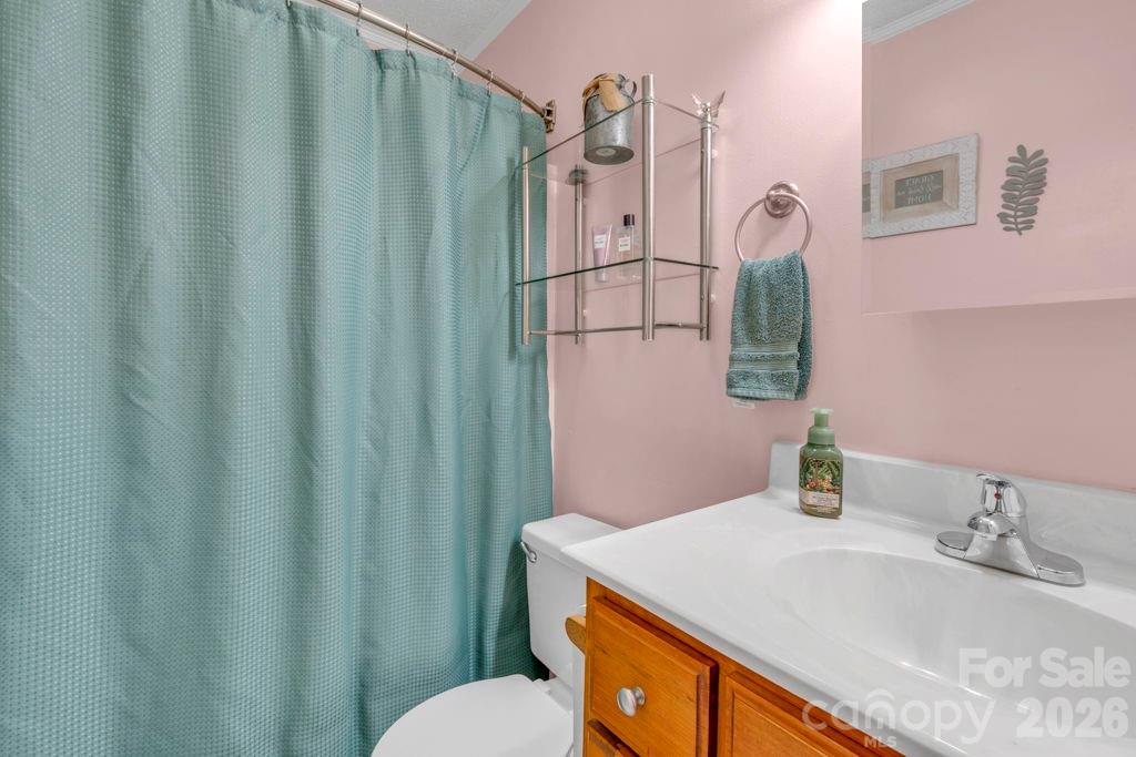 655 Overlook Drive — Spruce Pine
