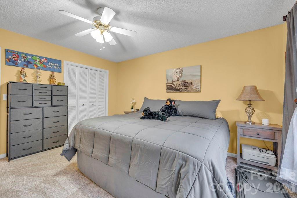 655 Overlook Drive — Spruce Pine