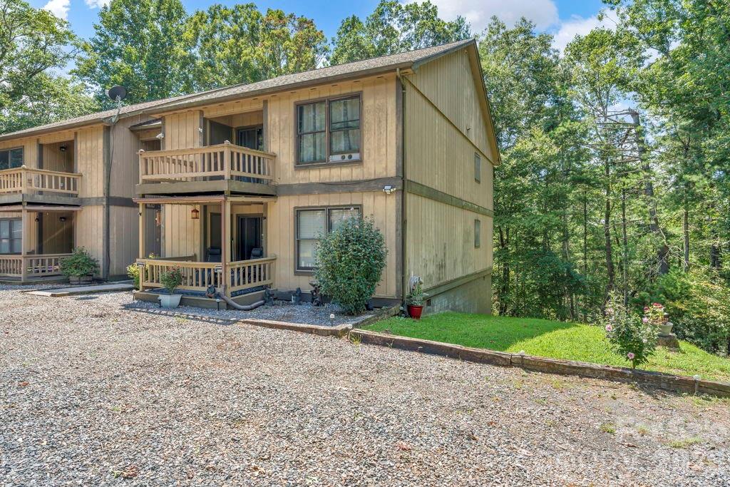 655 Overlook Drive — Spruce Pine