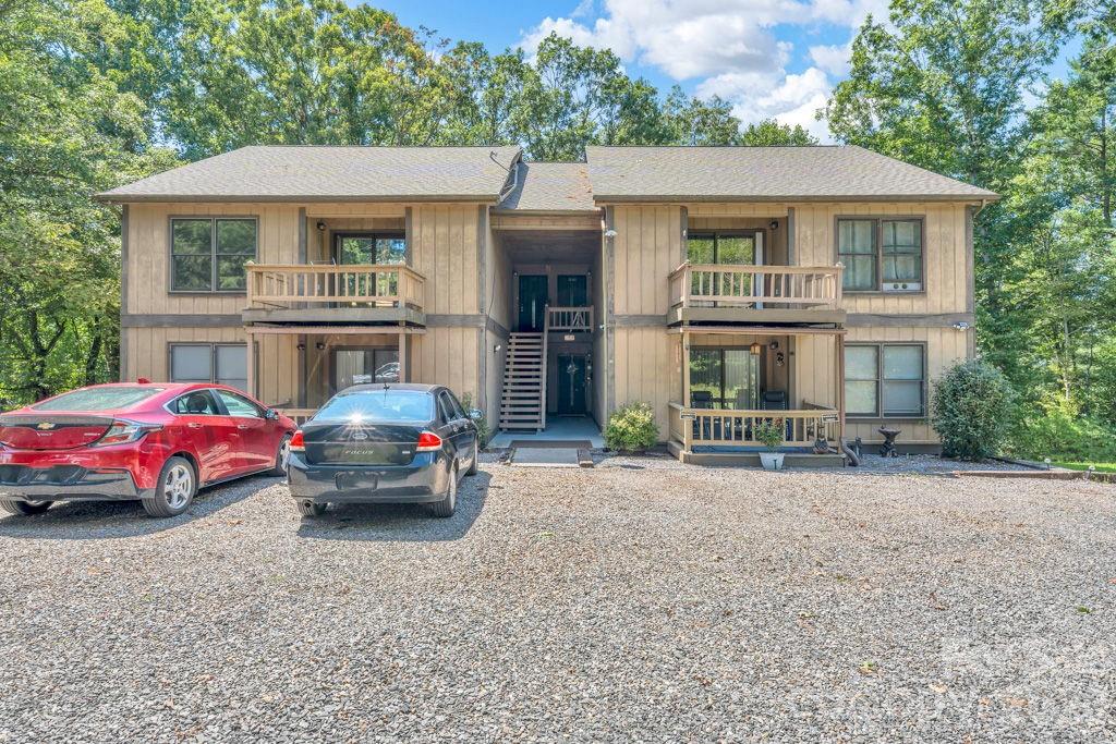 655 Overlook Drive — Spruce Pine