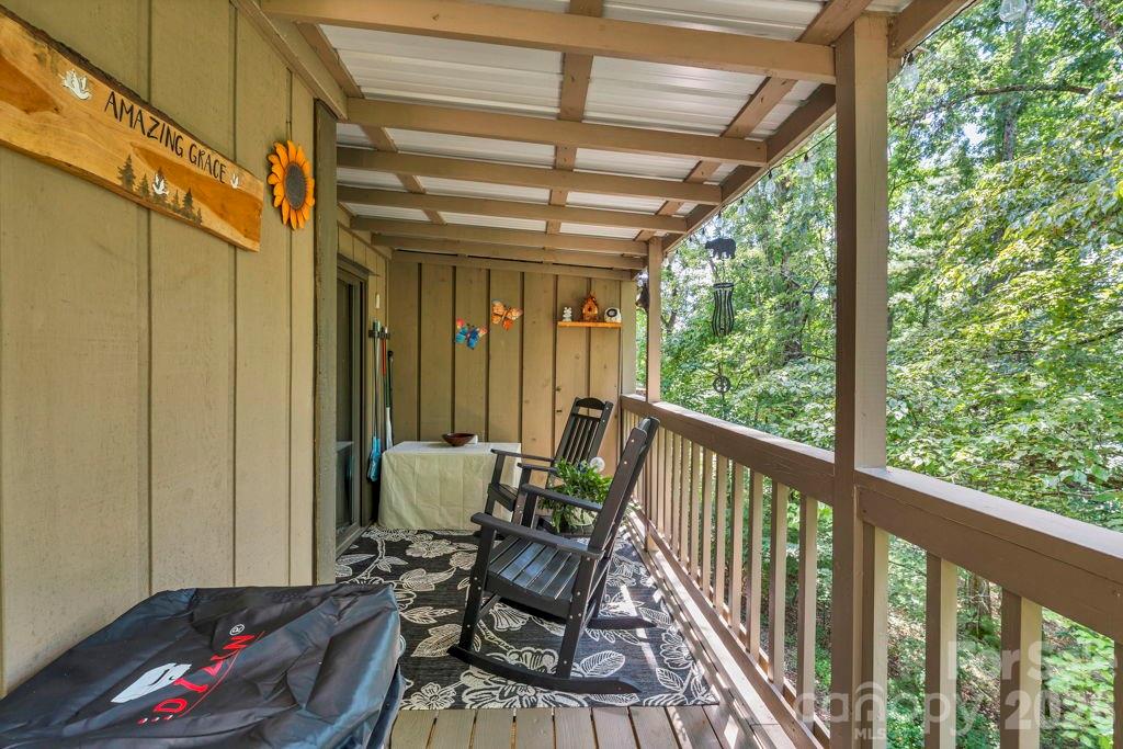 655 Overlook Drive — Spruce Pine