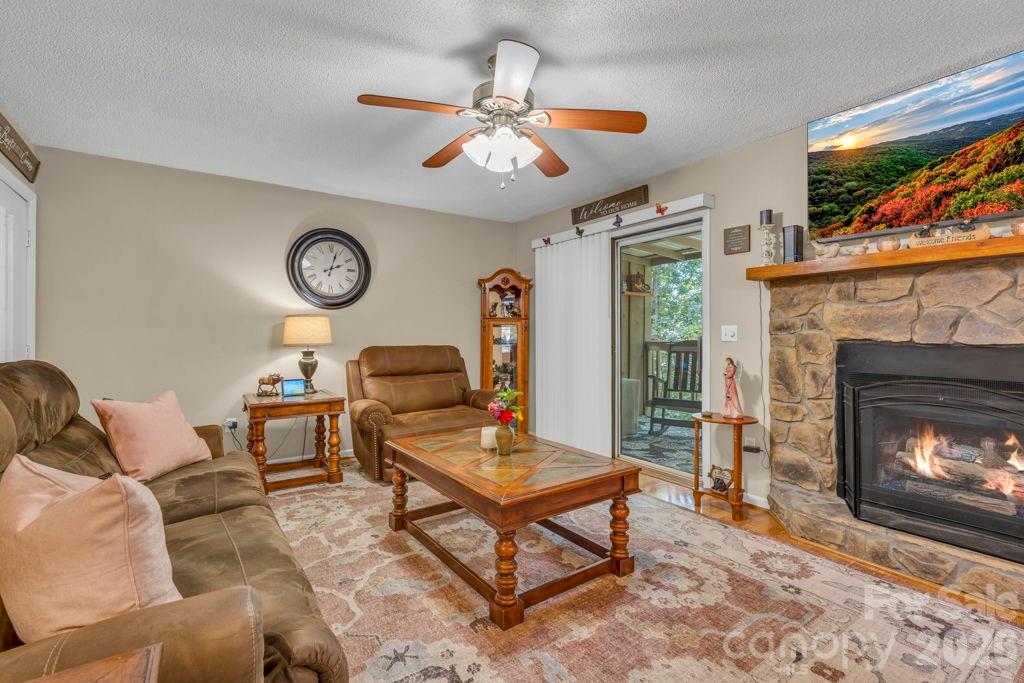 655 Overlook Drive — Spruce Pine