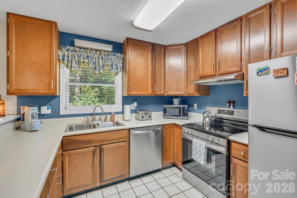 655 Overlook Drive — Spruce Pine