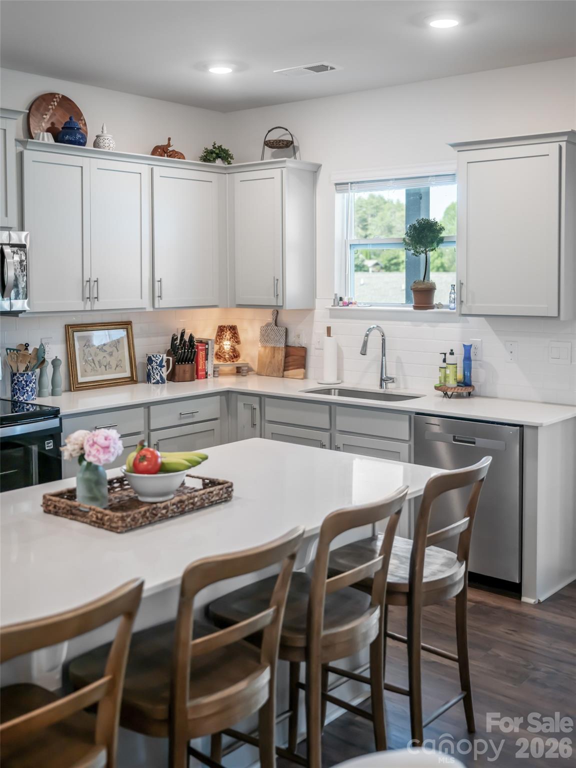 596 Country Oak Drive — Asheville