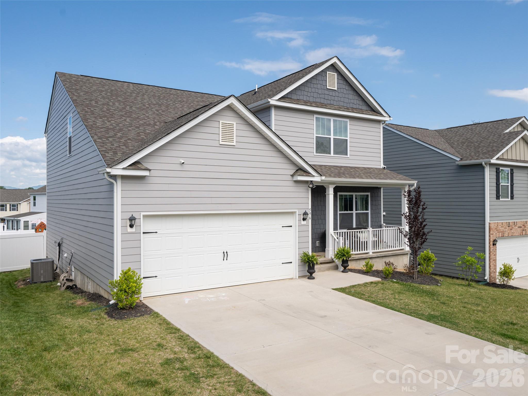 596 Country Oak Drive — Asheville