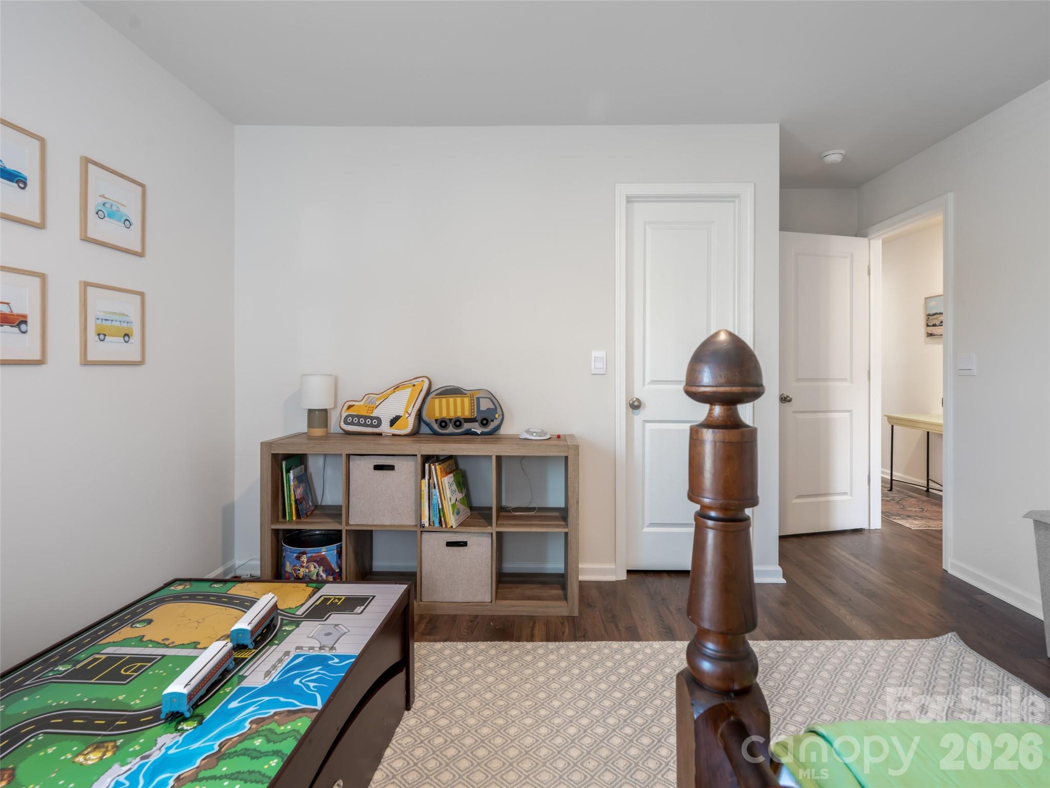 596 Country Oak Drive — Asheville