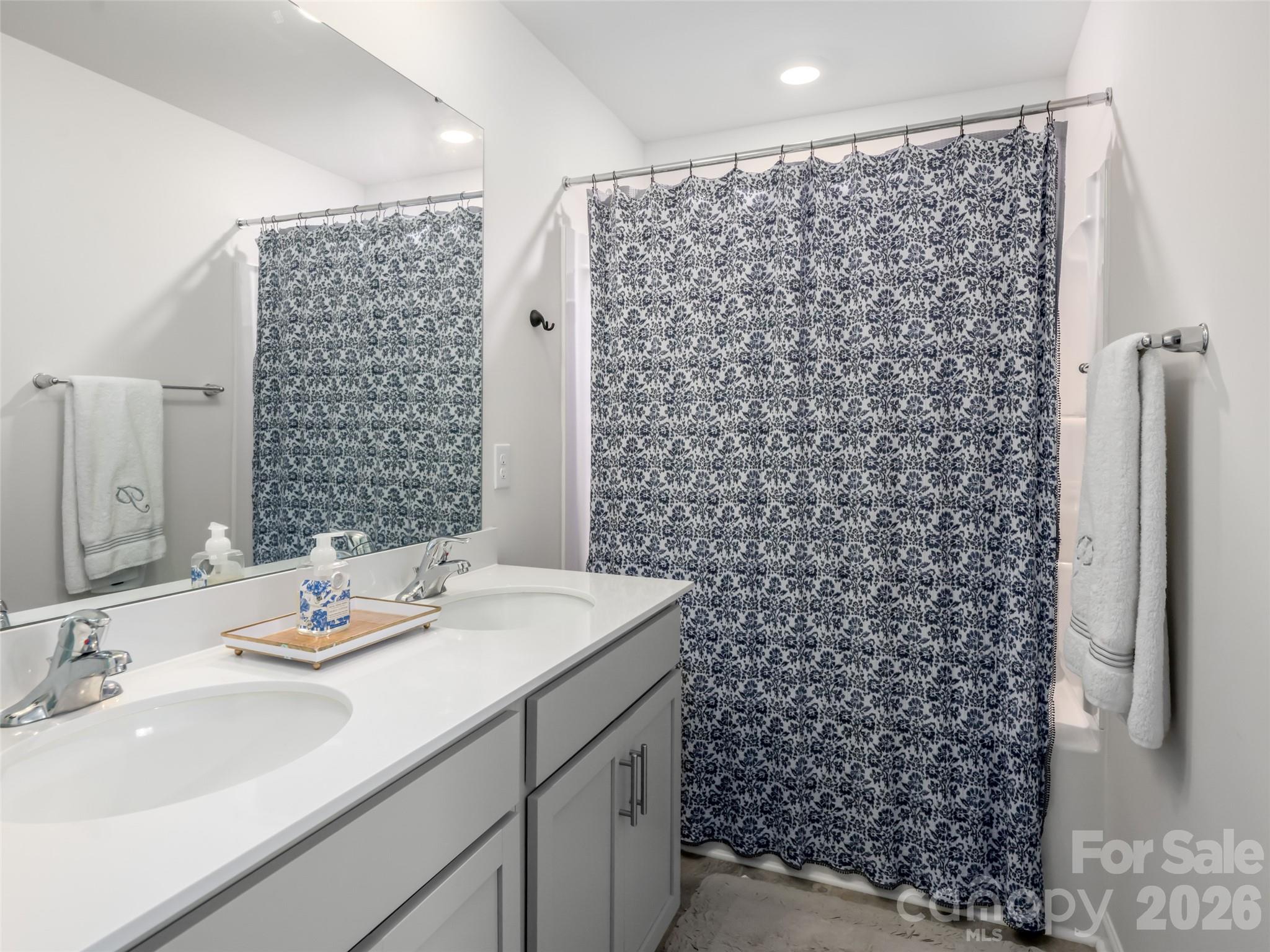 596 Country Oak Drive — Asheville