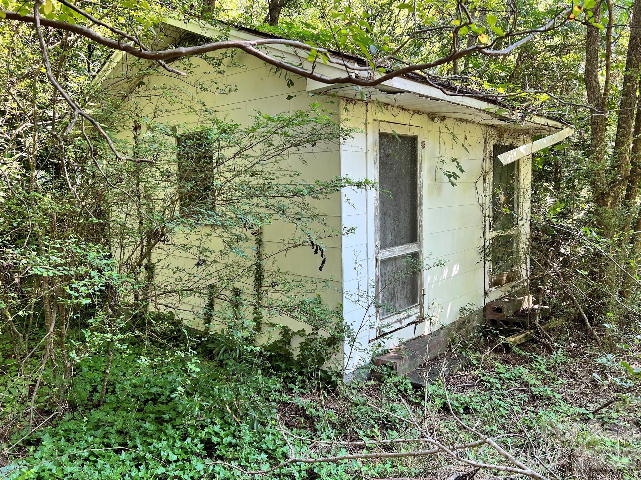 215 Factory Street — Biscoe