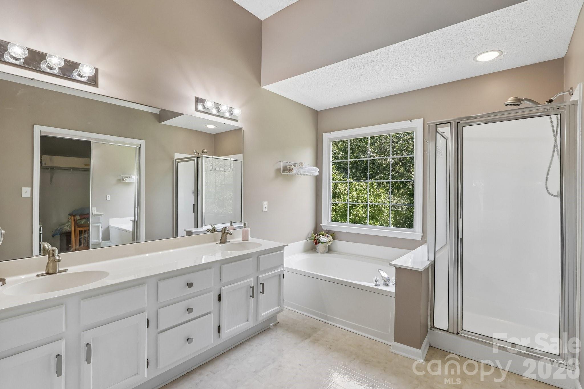 8504 Tamarron Drive — Charlotte