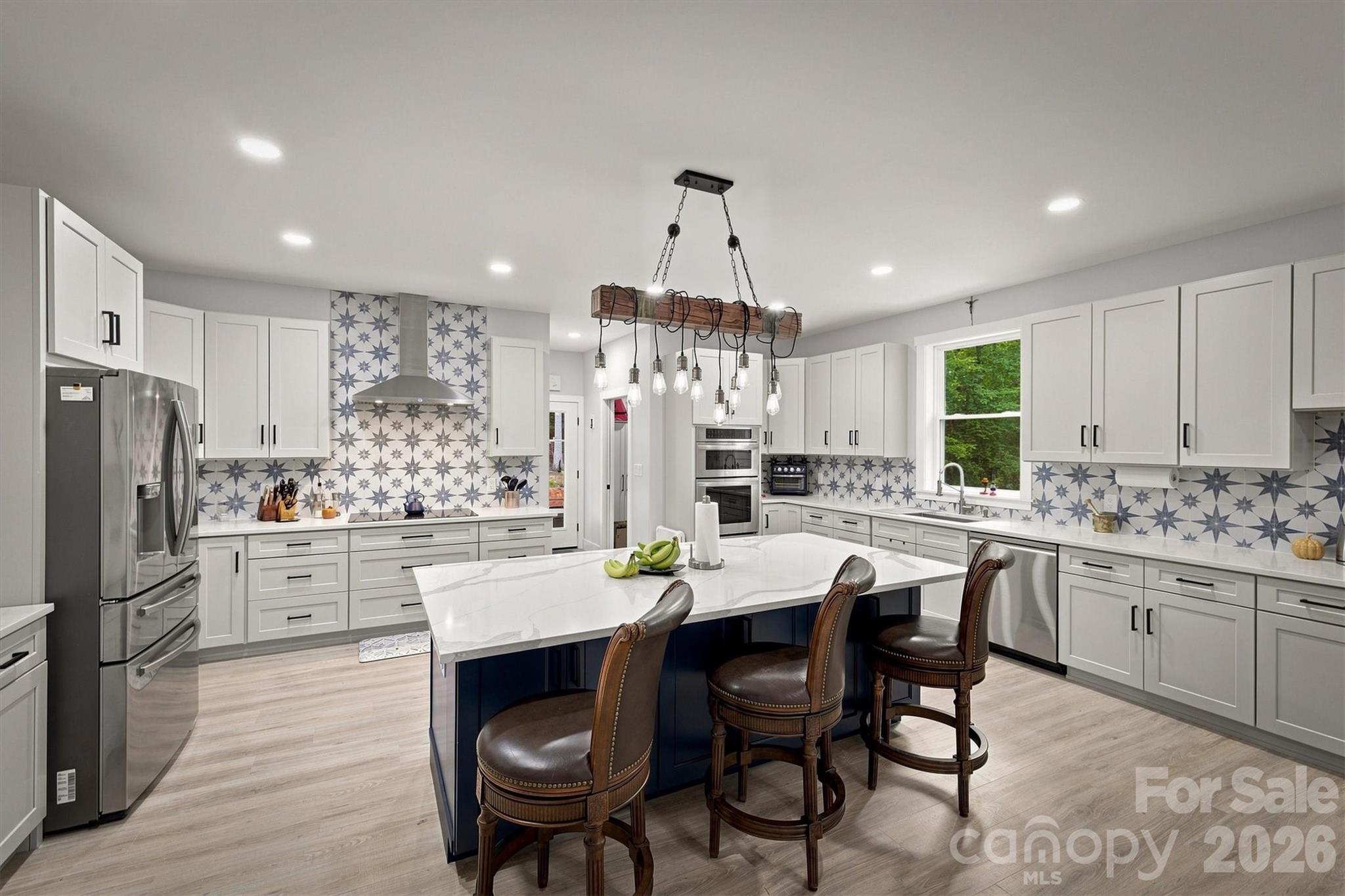 2371 W Paradise Harbor Drive — Connelly Springs