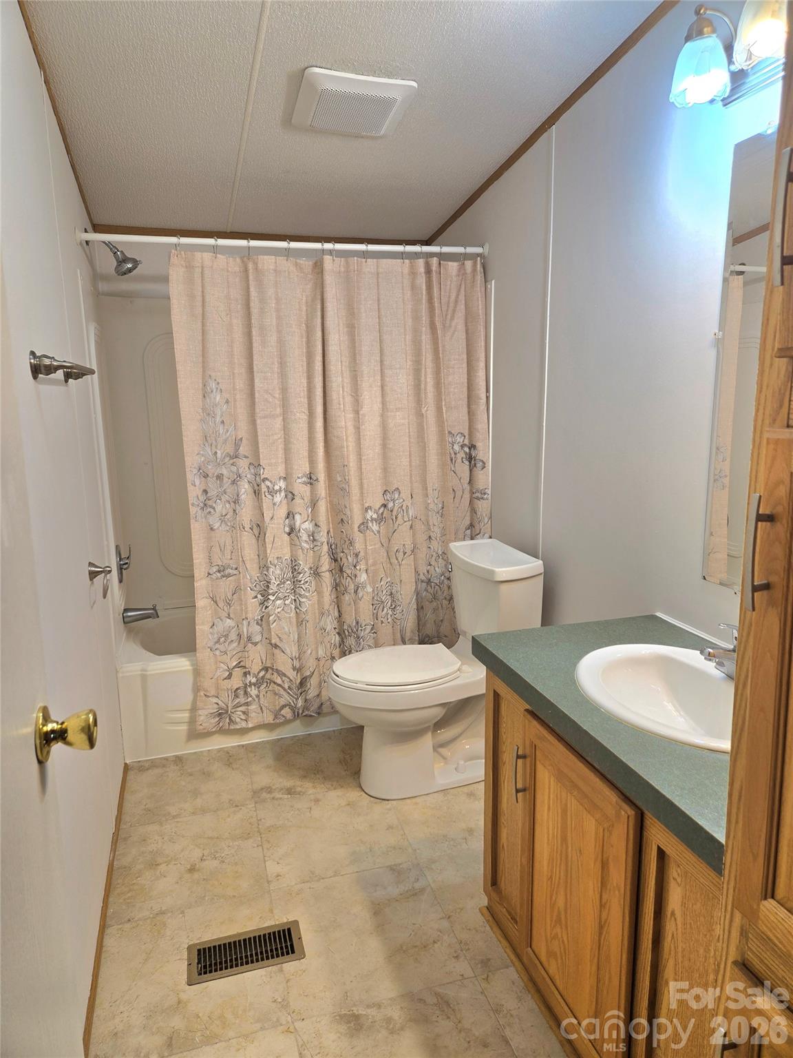 3449 Yount Road — Newton