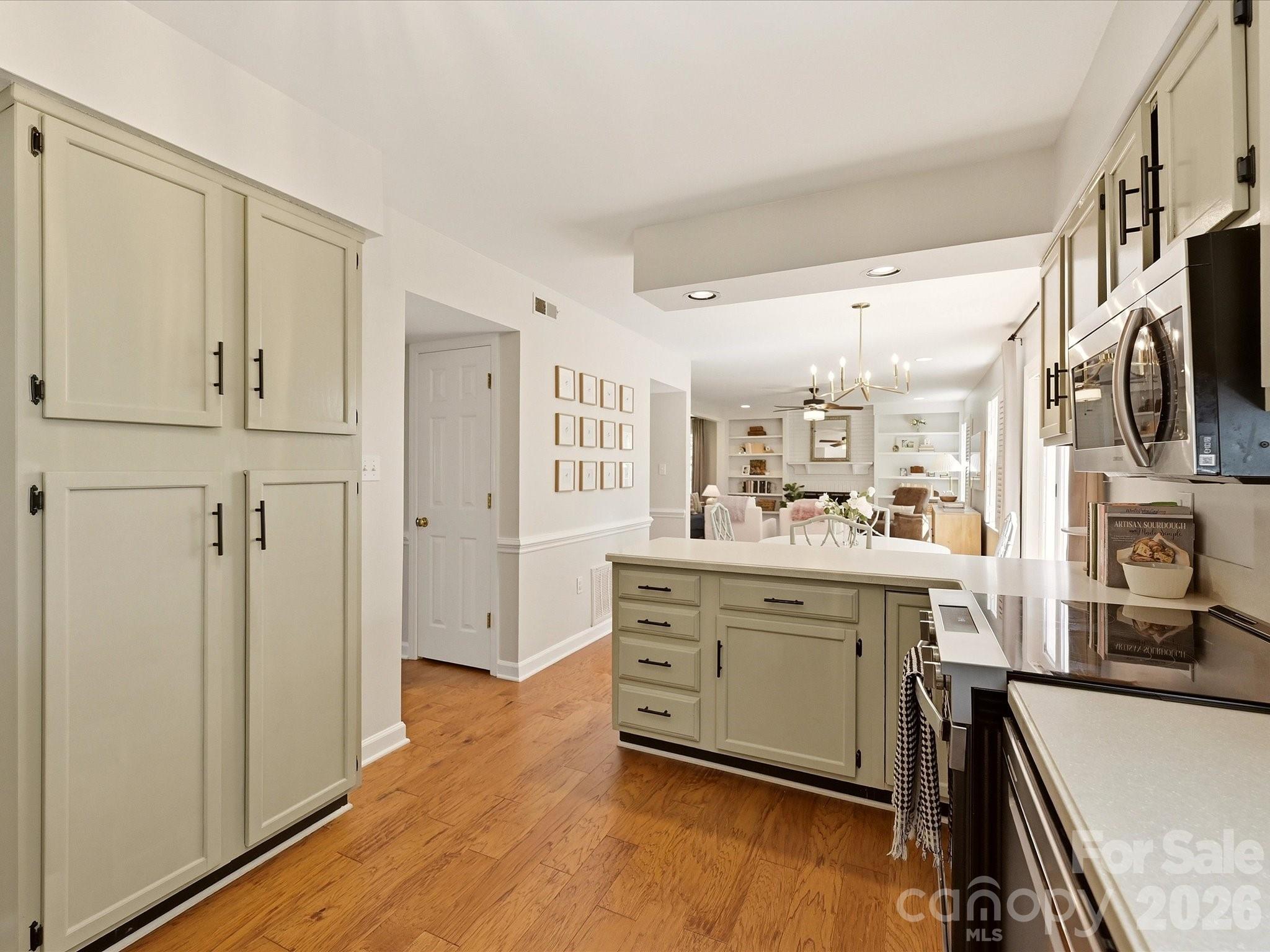 4638 DEANSCROFT Drive — Charlotte
