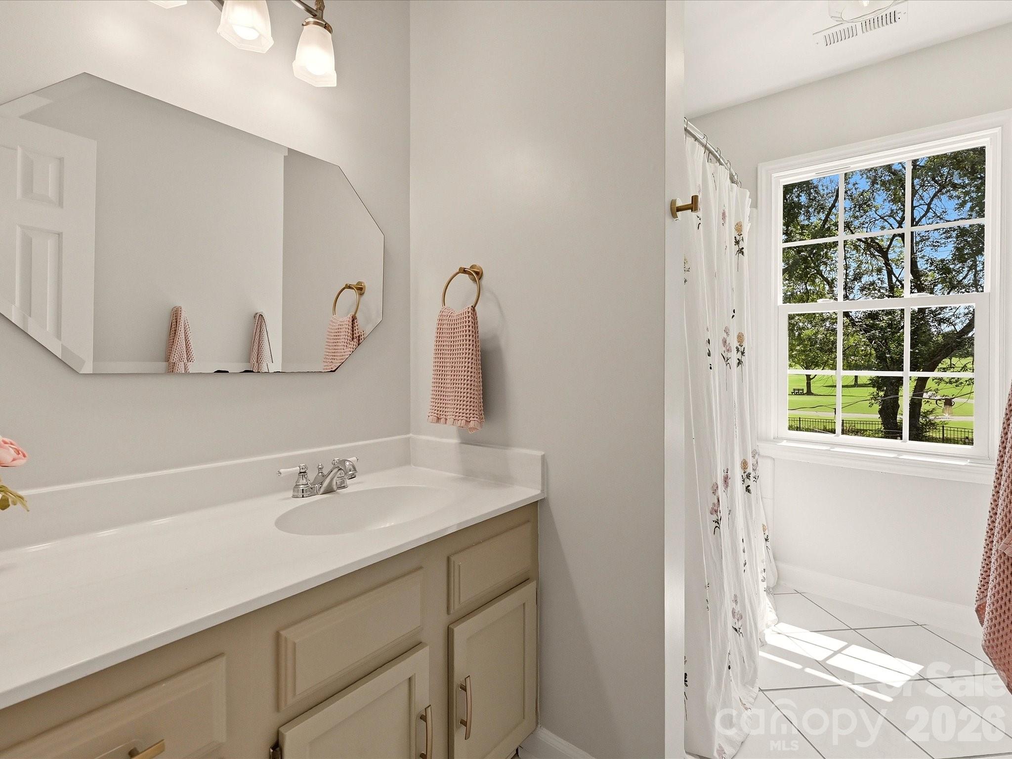 4638 DEANSCROFT Drive — Charlotte