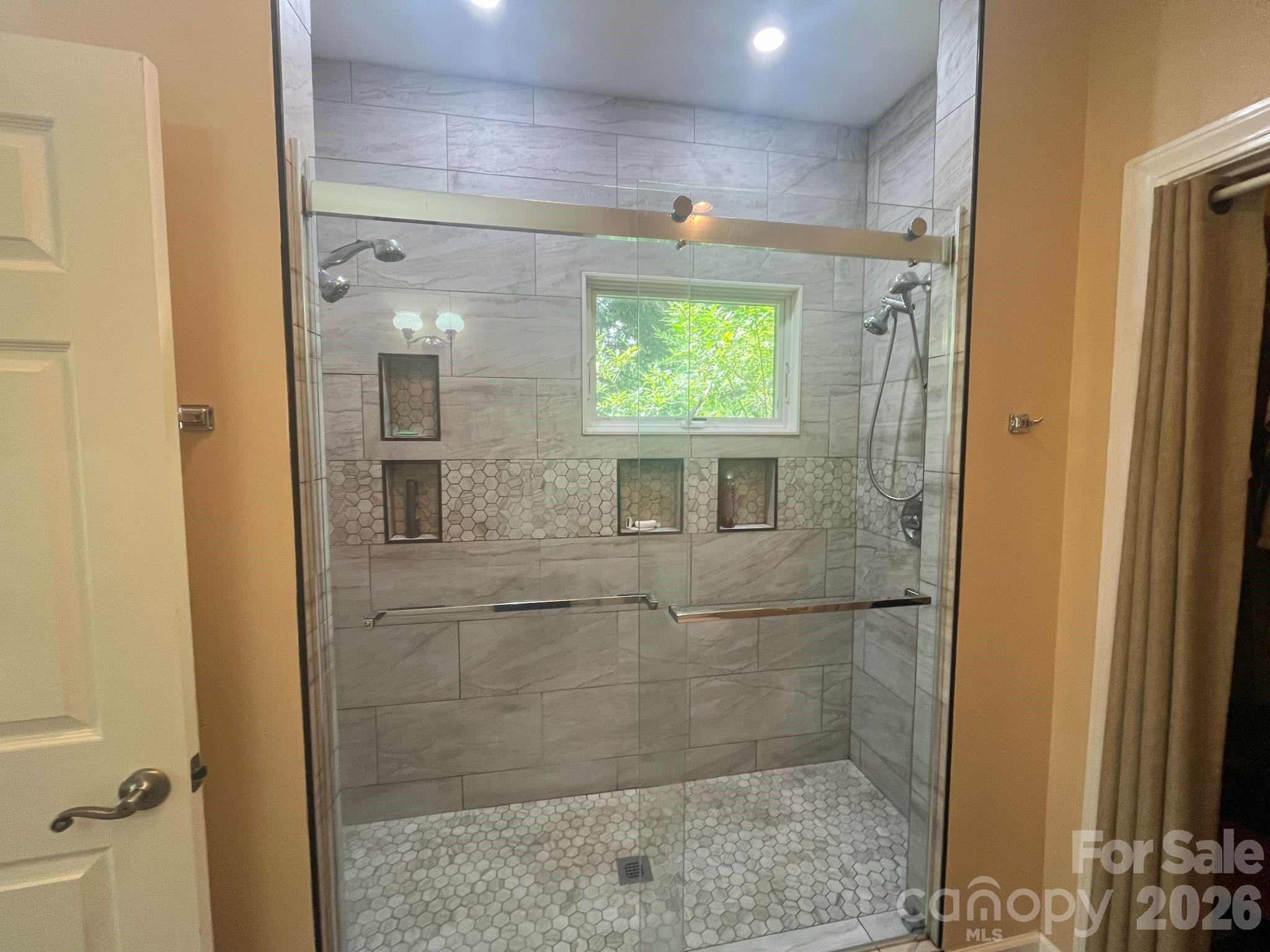 150 Holly Springs Road — Hendersonville