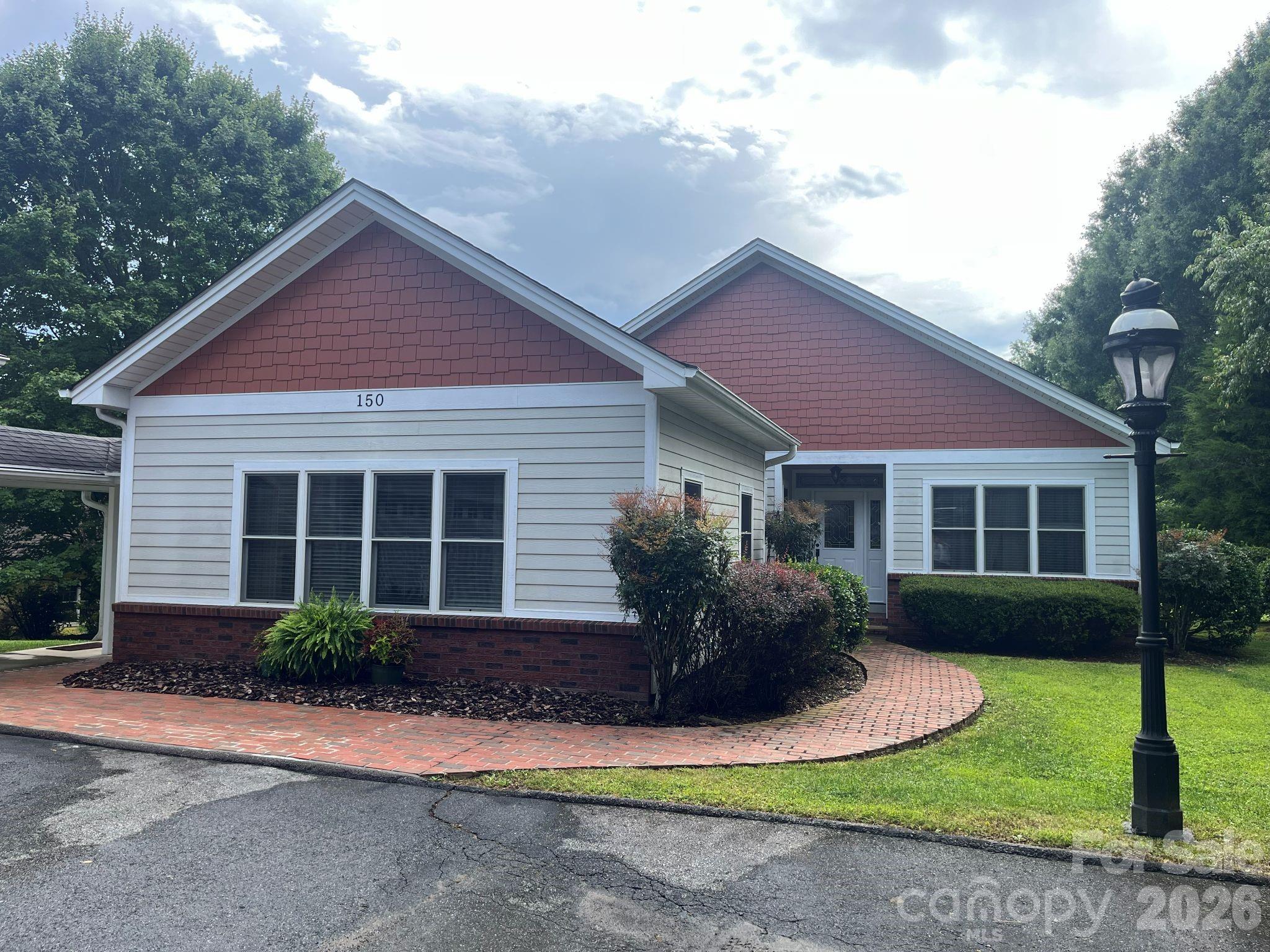 150 Holly Springs Road — Hendersonville