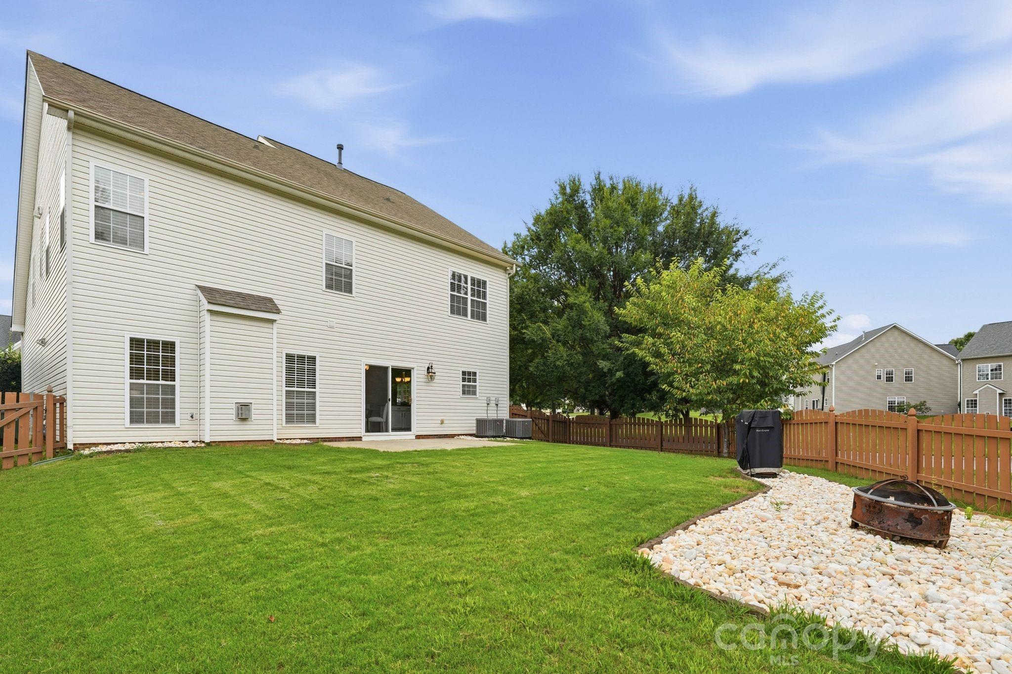1001 Yellow Daisy Drive — Matthews