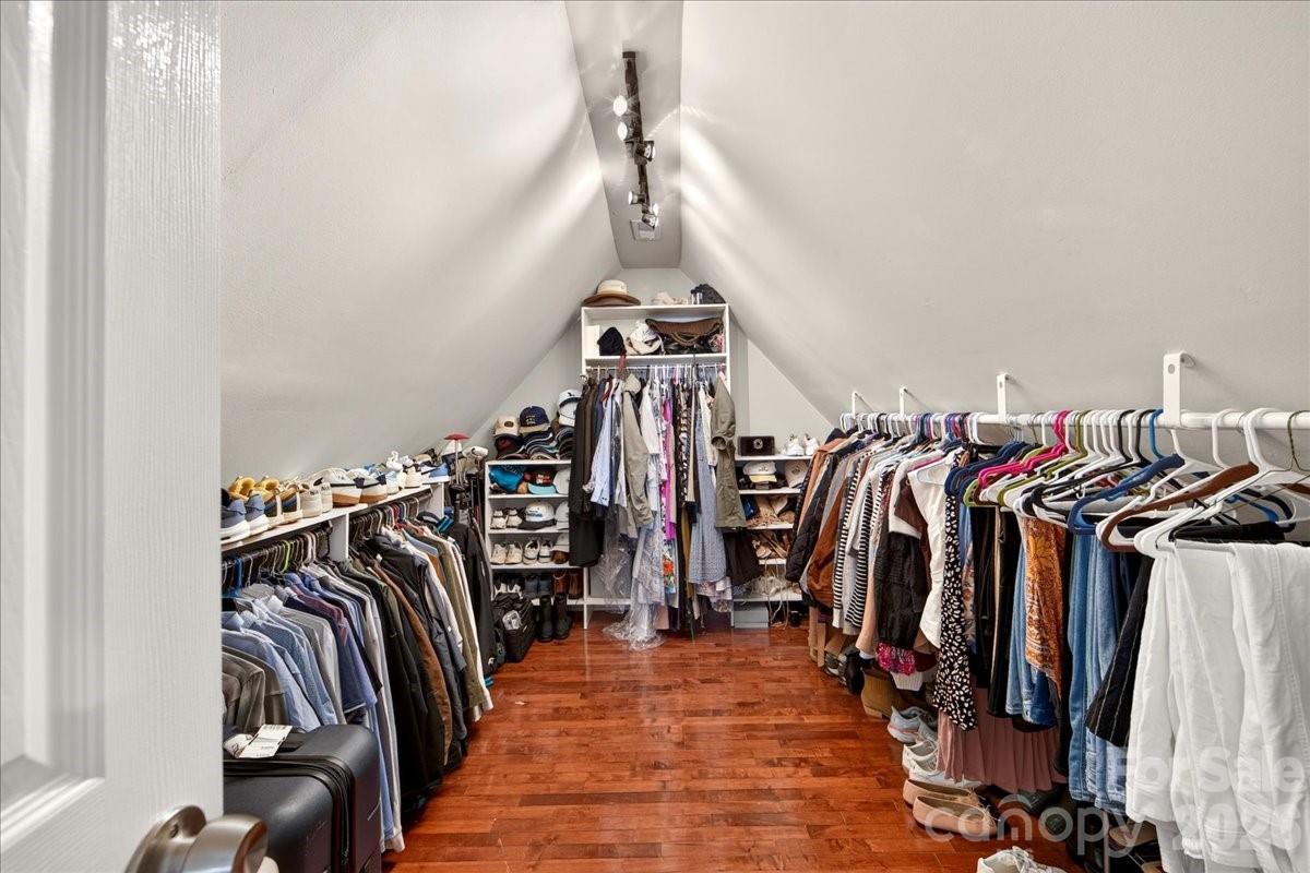 1717 Nassau Boulevard — Charlotte
