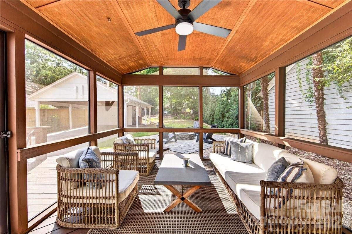 1717 Nassau Boulevard — Charlotte