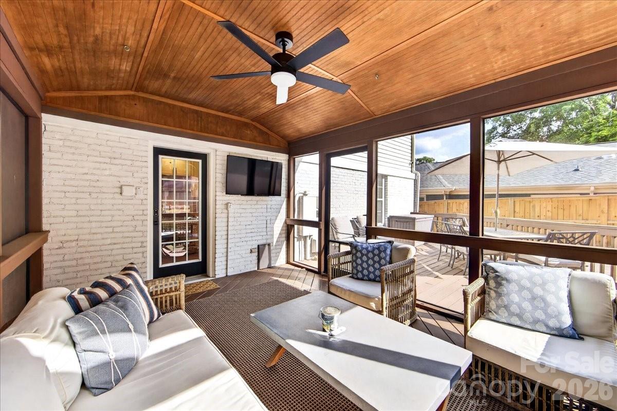 1717 Nassau Boulevard — Charlotte