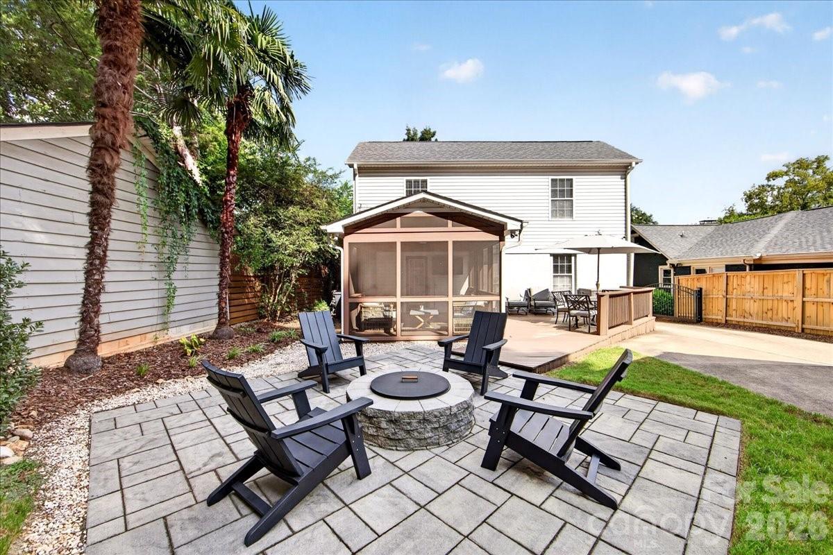 1717 Nassau Boulevard — Charlotte