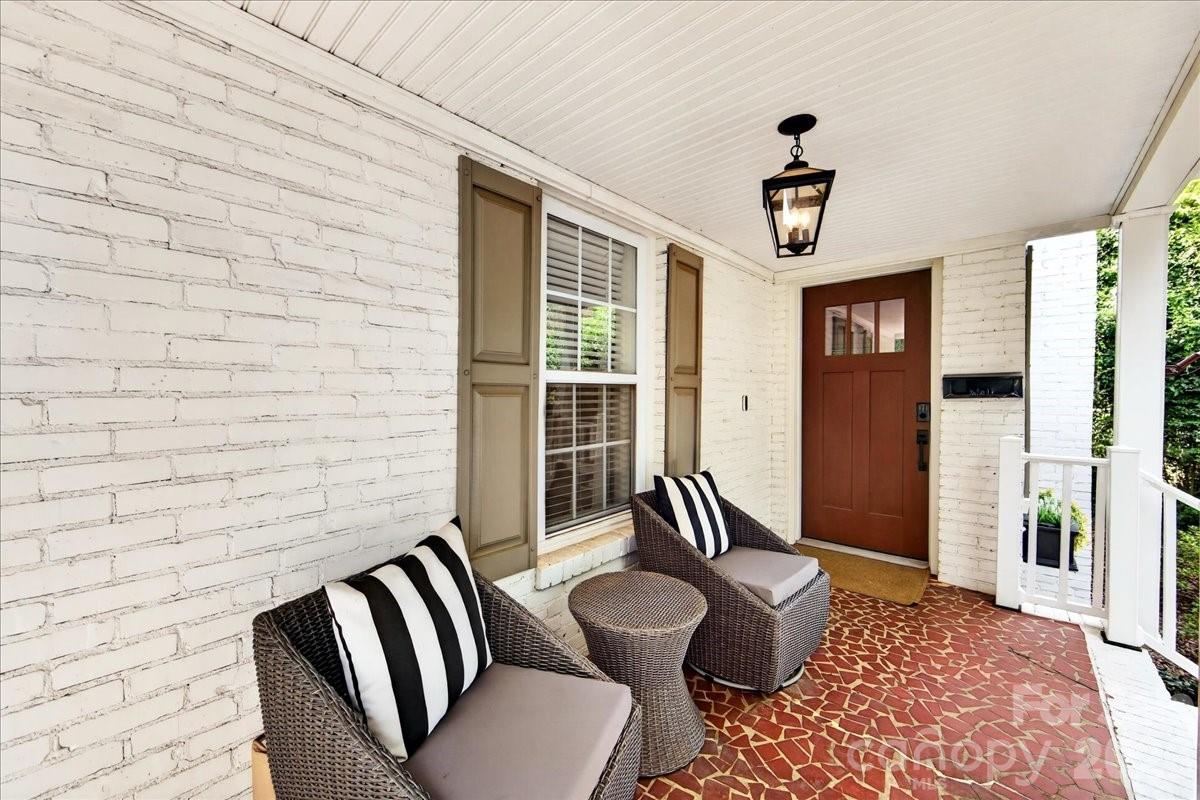 1717 Nassau Boulevard — Charlotte