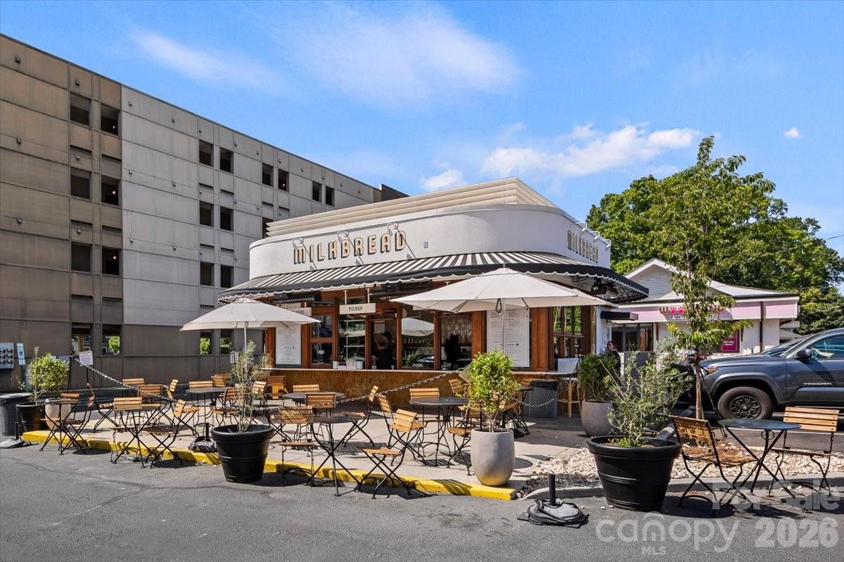 1717 Nassau Boulevard — Charlotte